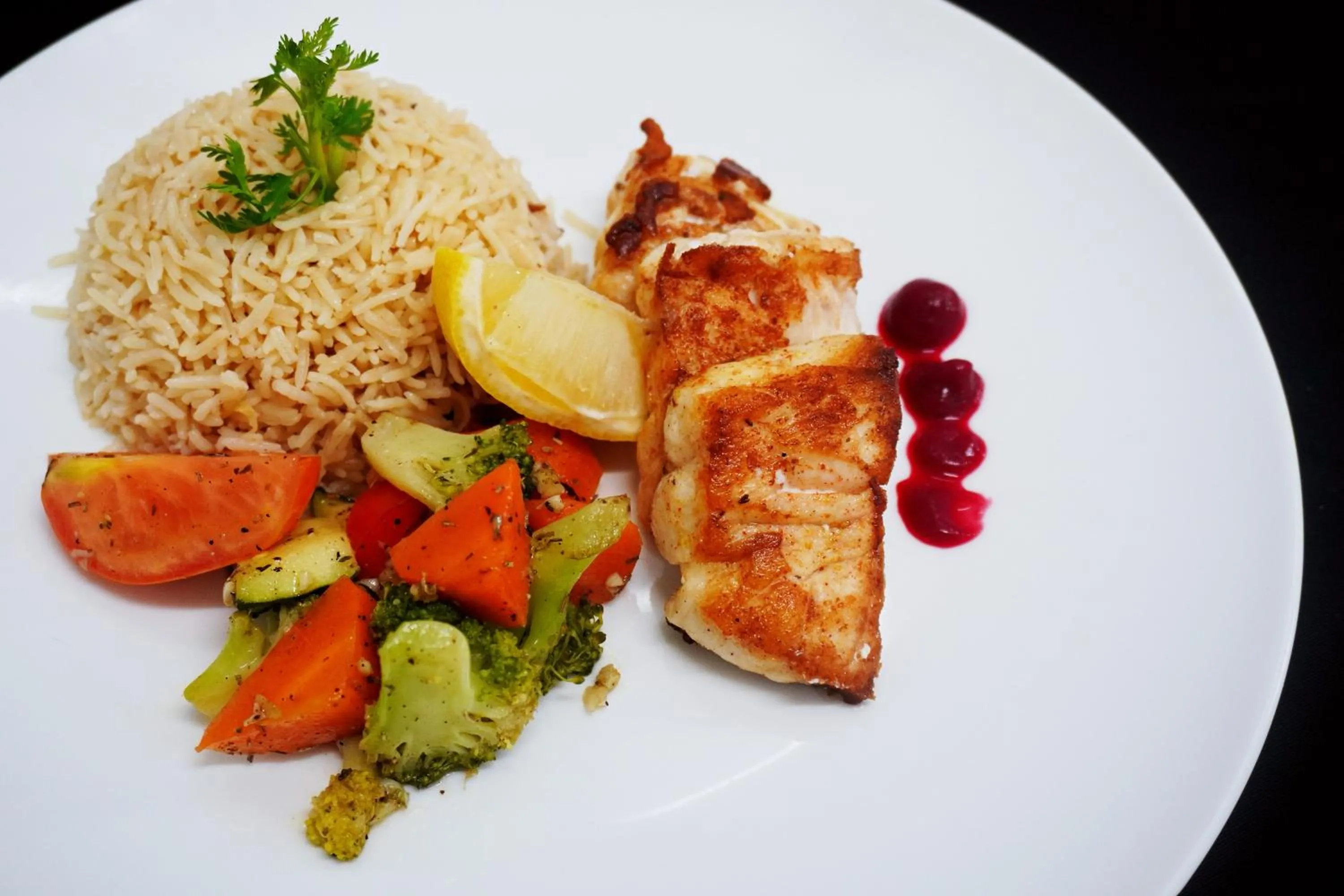 Restaurant/places to eat in Escale International Hotel