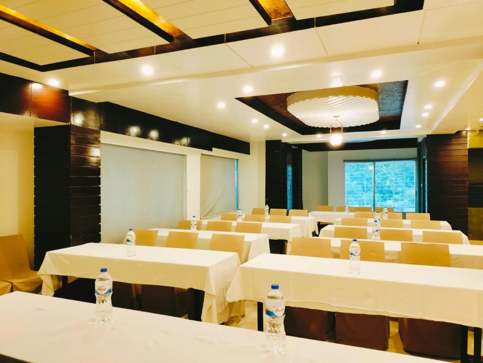 Business facilities in The Al Aqsa