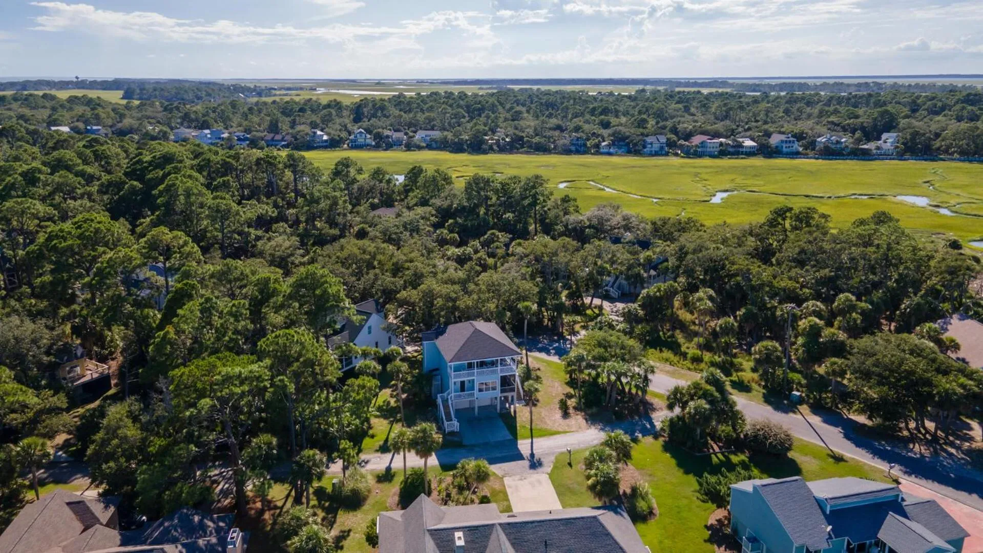 Property building in Magnificent ocean views from upper floor of this 3BR home