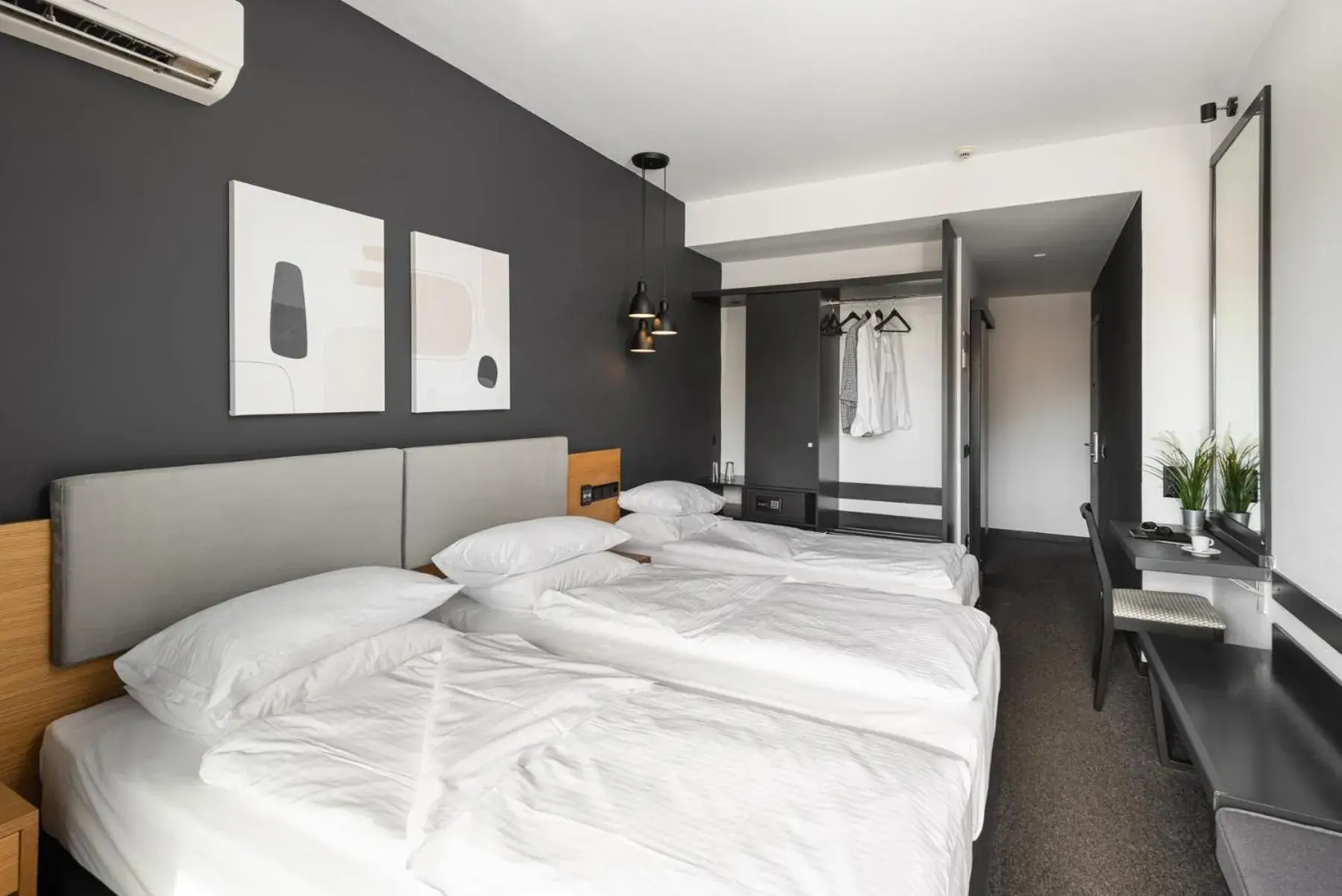 Superior Room + Extra Bed in Park Hotel Superior Room + Extra Bed in Park Hotel