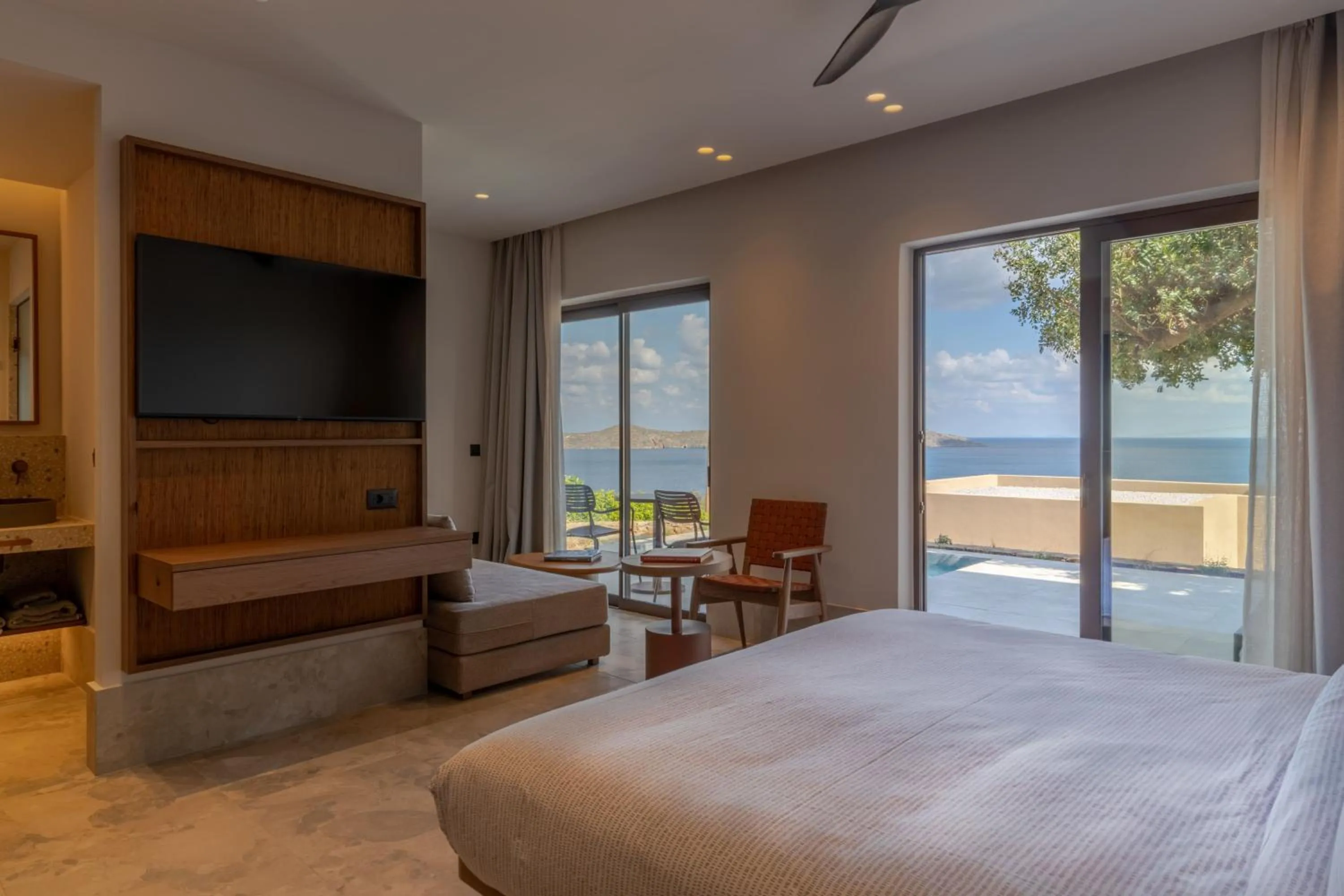 Property building, Bed in INNSiDE Elounda