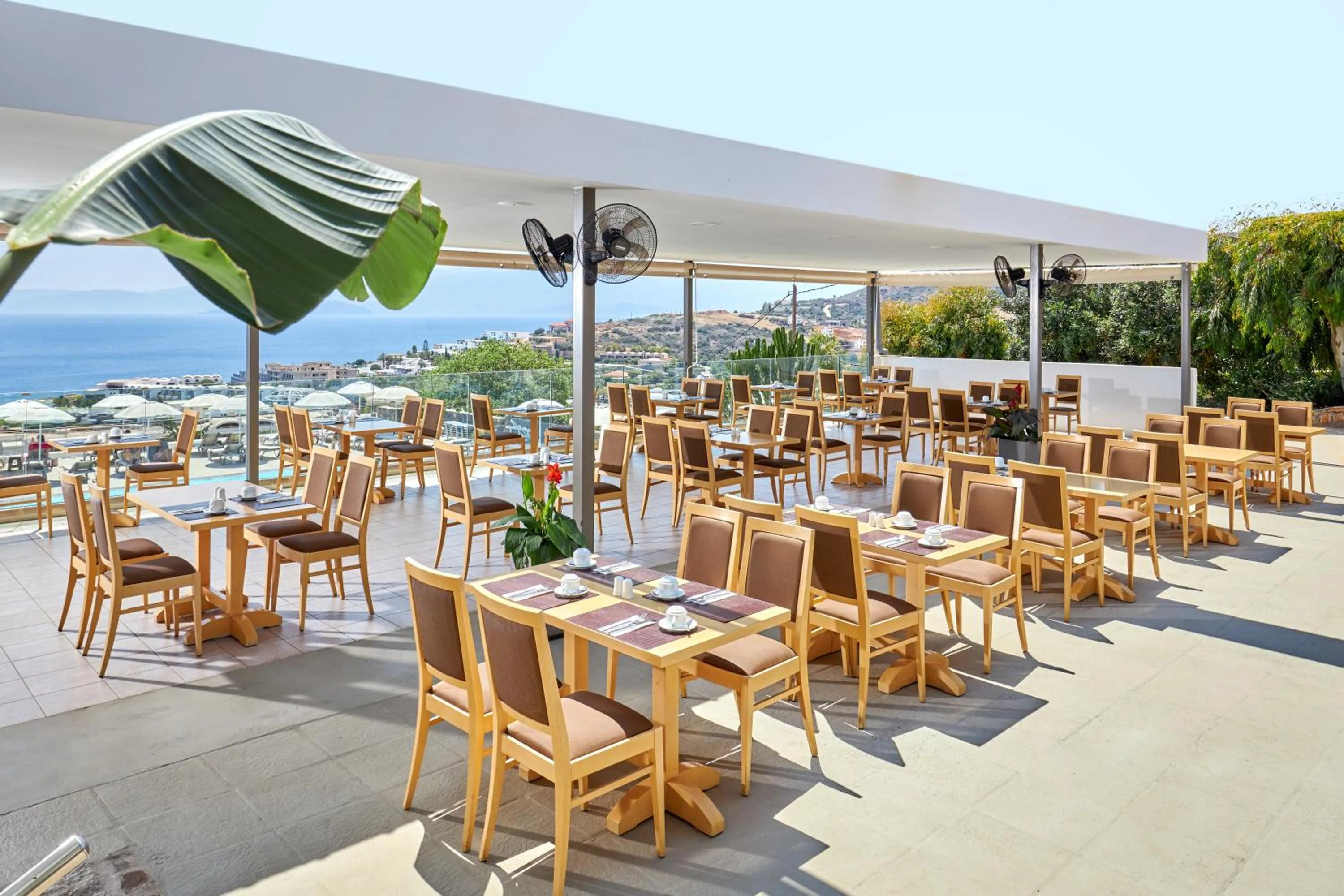 Restaurant/Places to Eat in Elounda Ilion Hotel Bungalows
