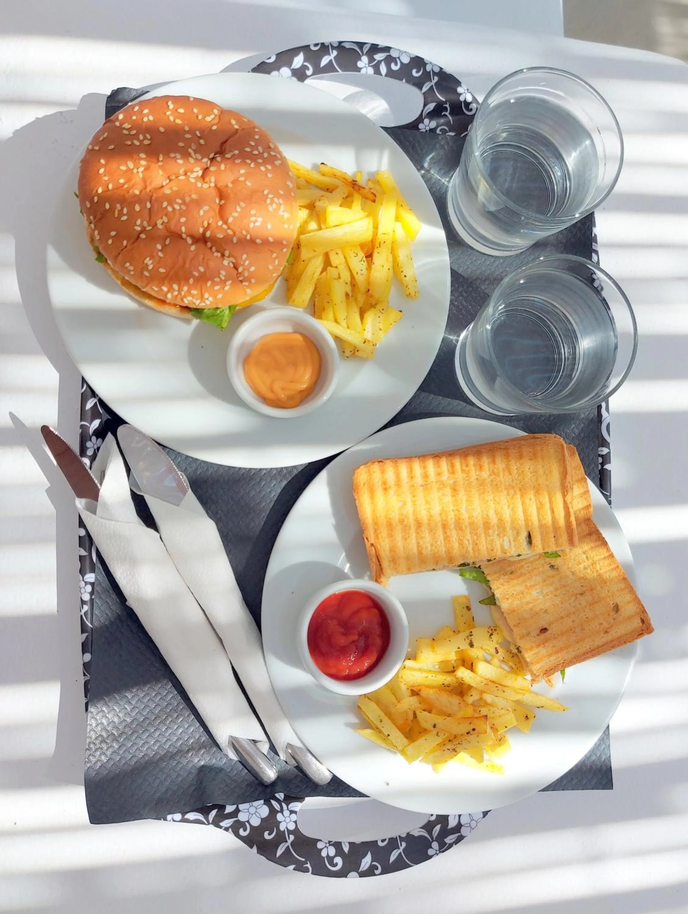 Restaurant/places to eat in Apsenti couples only