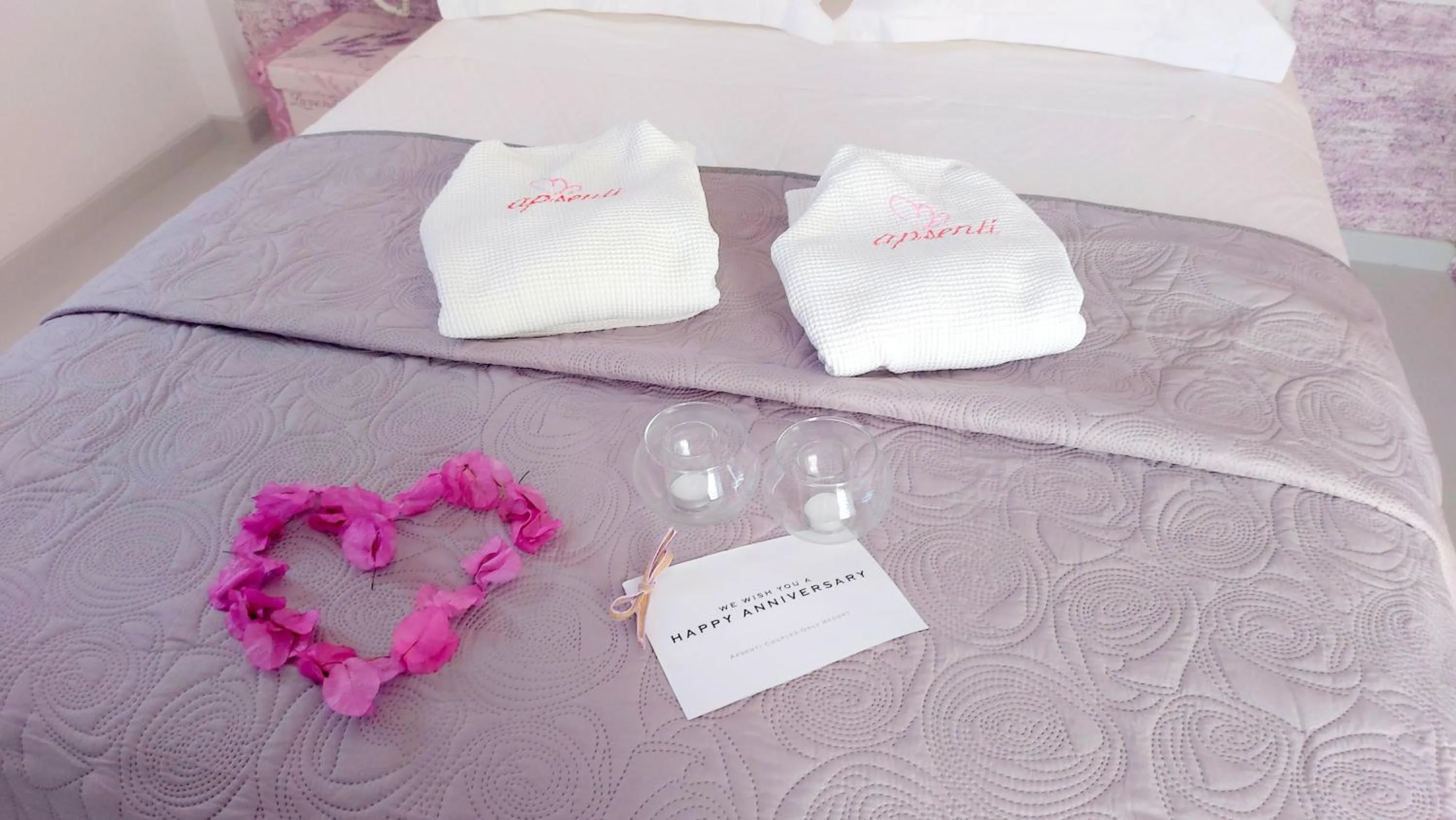 Bed in Apsenti couples only