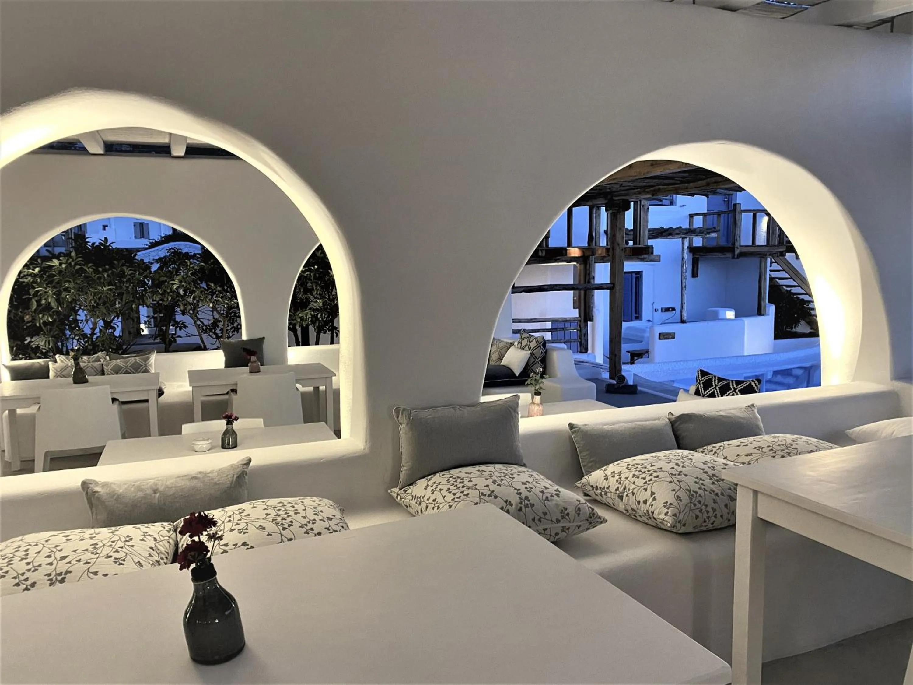 Restaurant/places to eat in Apsenti couples only