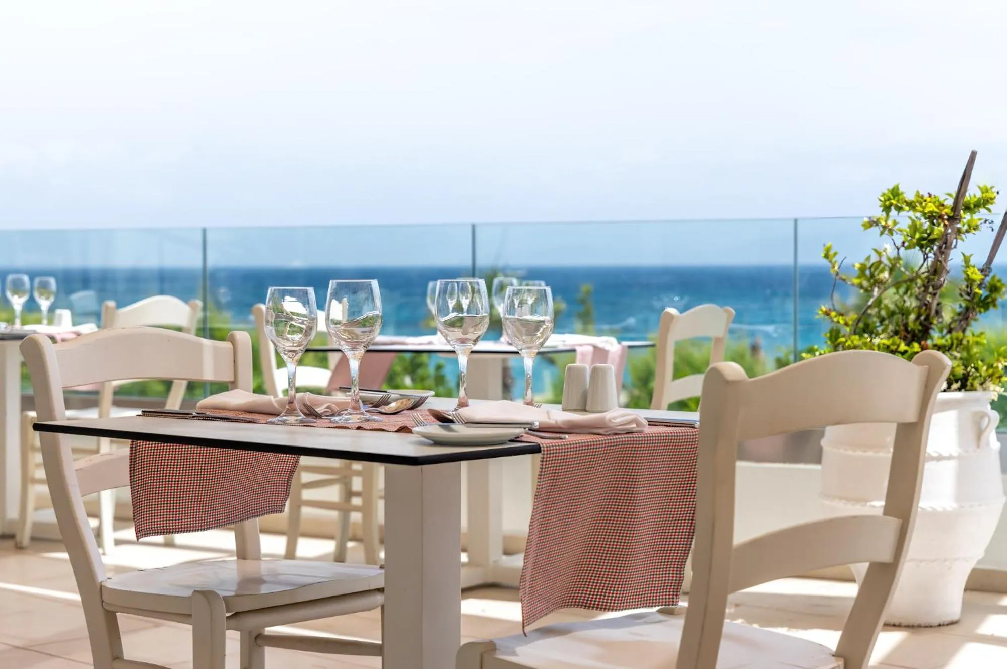 Restaurant/places to eat in Oceanis Beach & Spa Resort