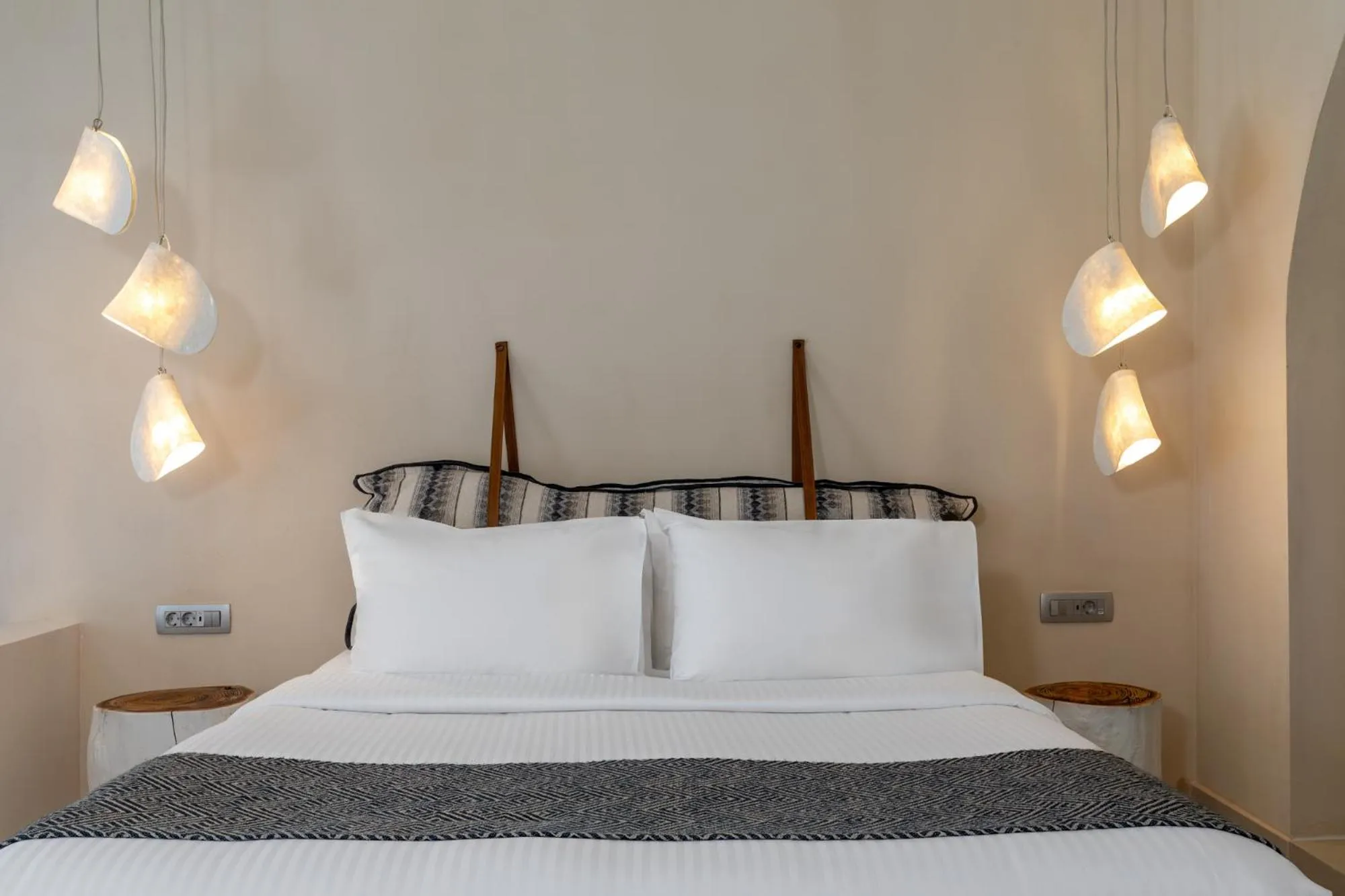 Bed in Oceanis Beach & Spa Resort