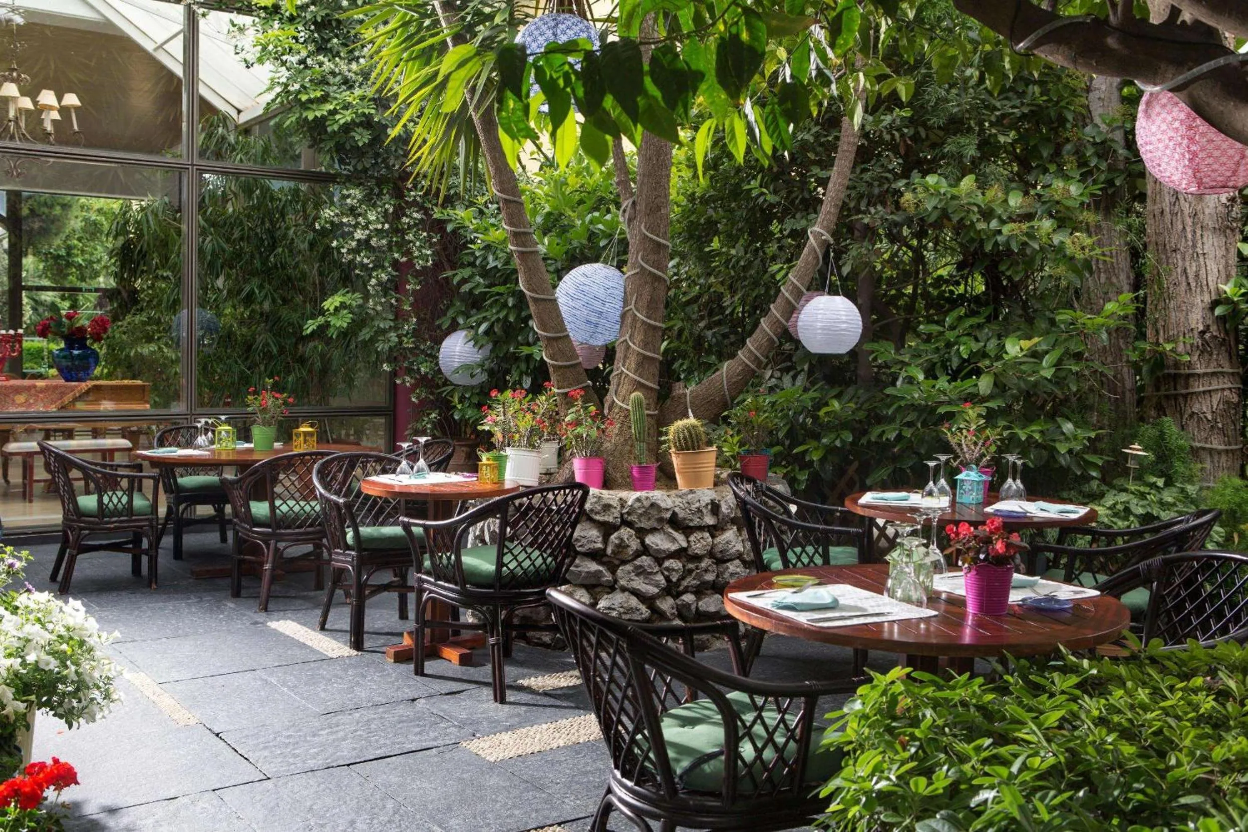 Restaurant/places to eat in Dionysos Hotel