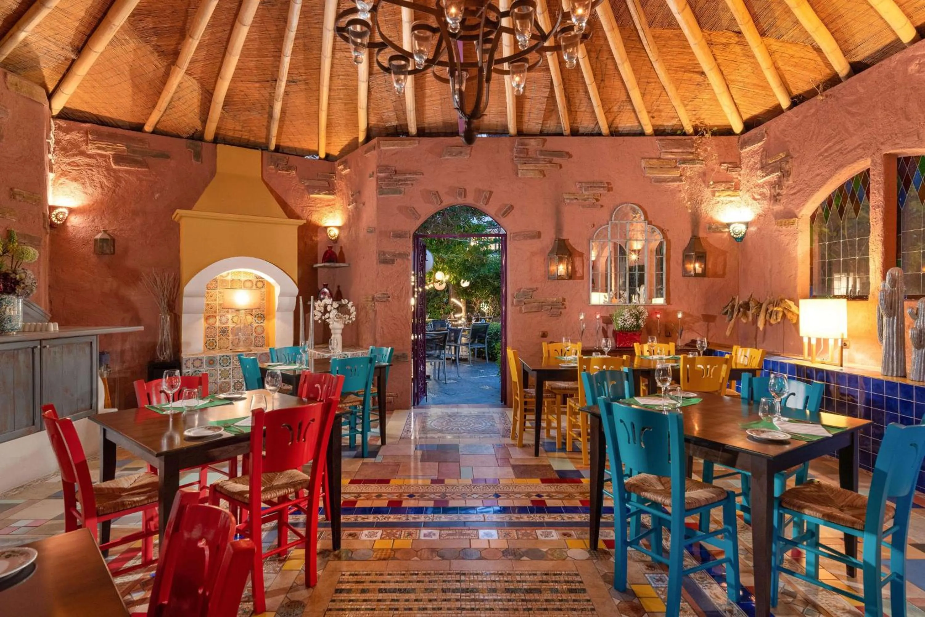 Restaurant/places to eat in Dionysos Hotel