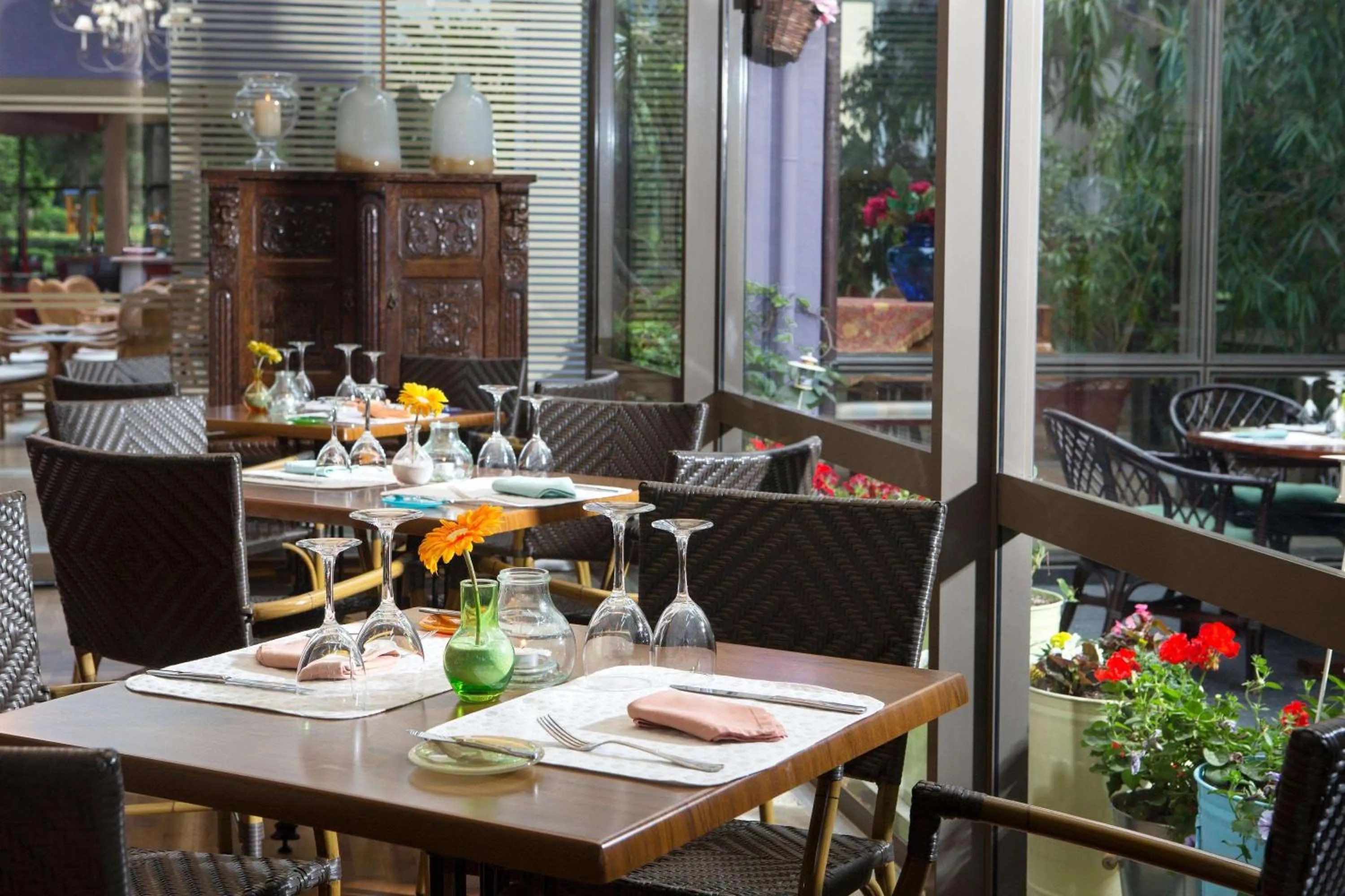 Restaurant/places to eat in Dionysos Hotel