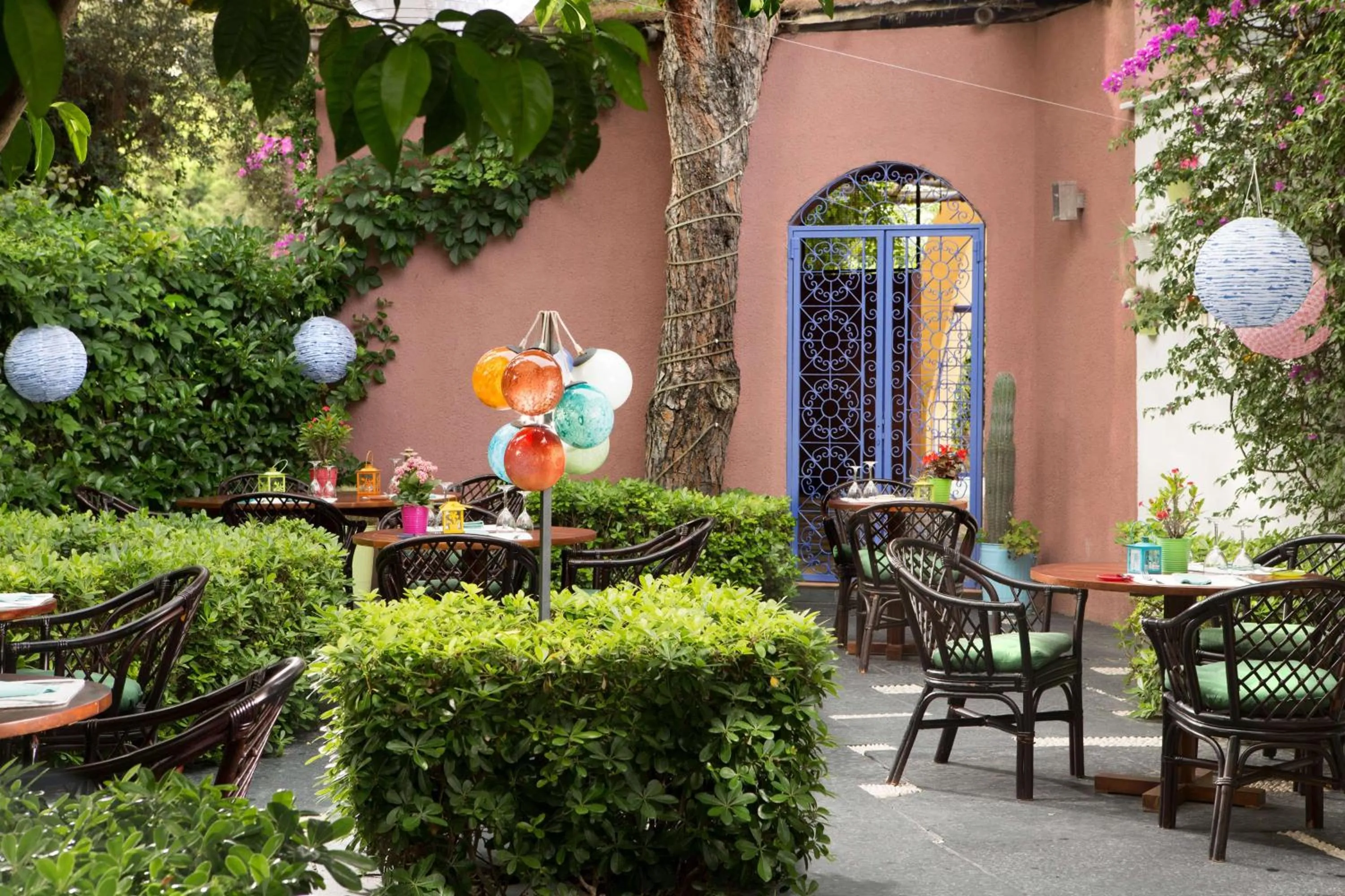 Restaurant/places to eat in Dionysos Hotel