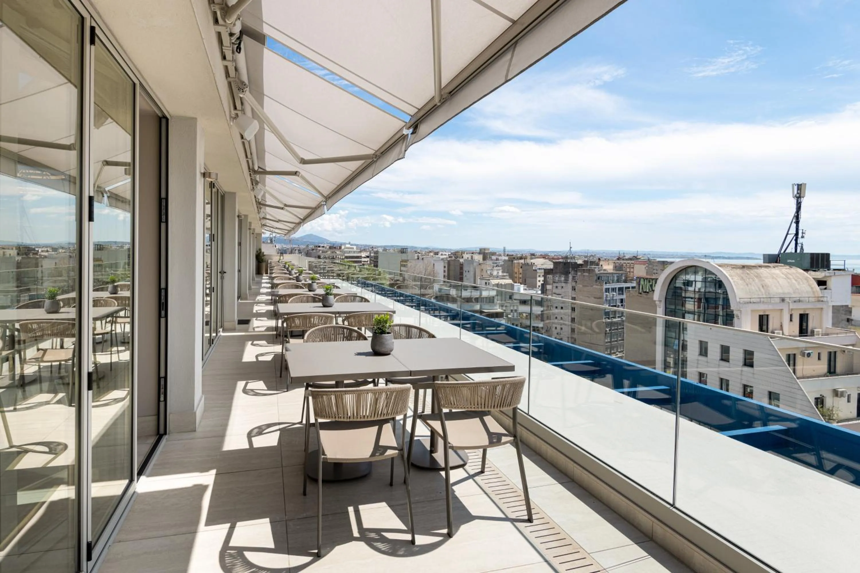 Restaurant/places to eat in Holiday Inn Thessaloniki by IHG