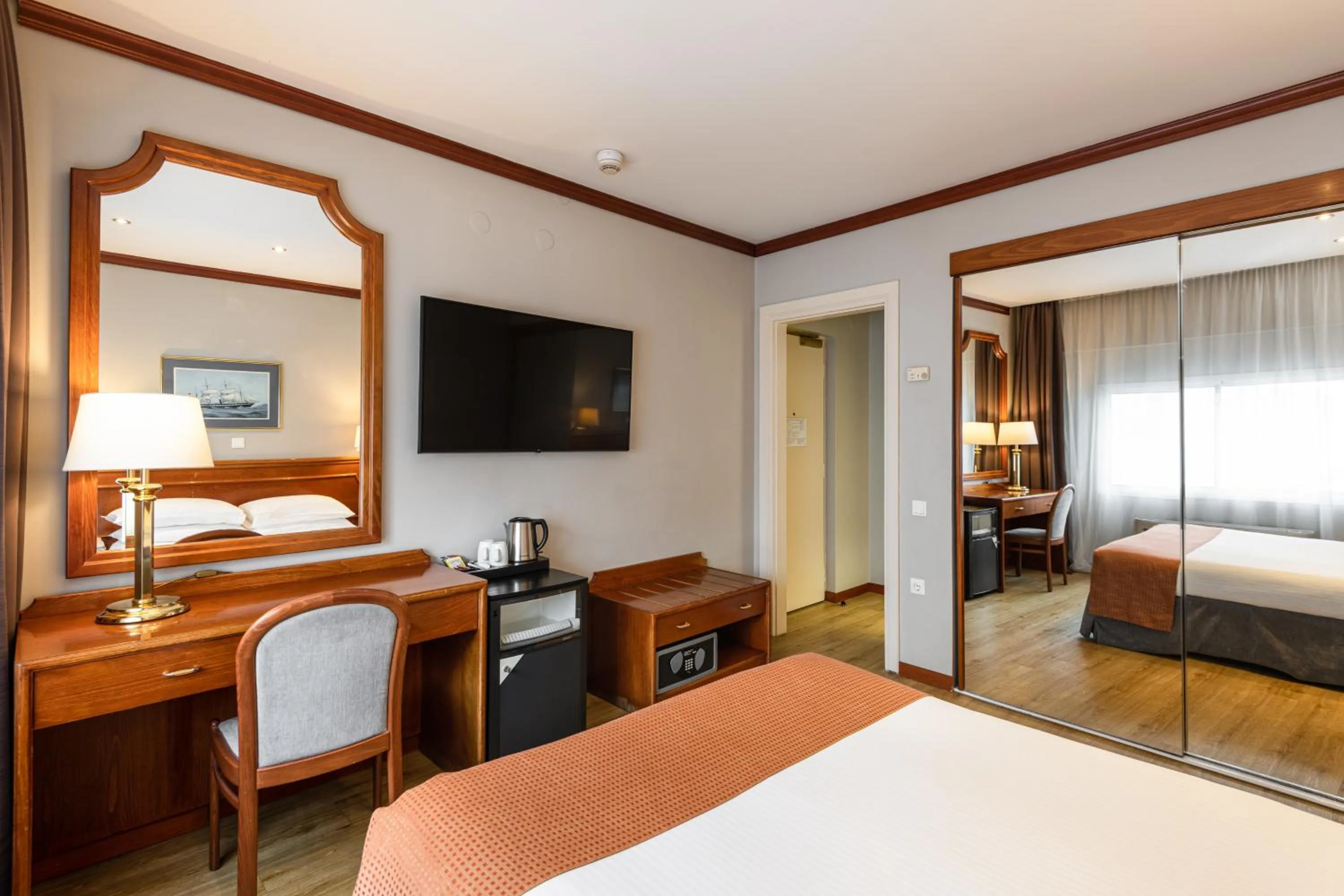 Bed in Holiday Inn Thessaloniki by IHG