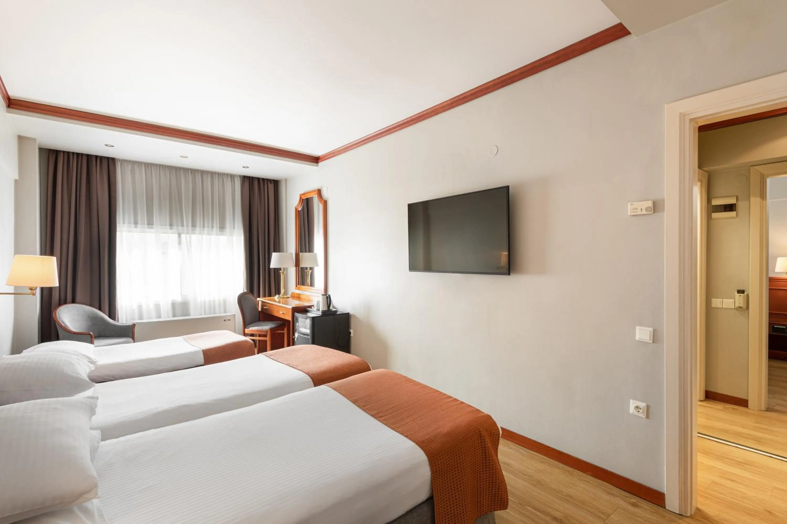Photo of the whole room, Bed in Holiday Inn Thessaloniki by IHG