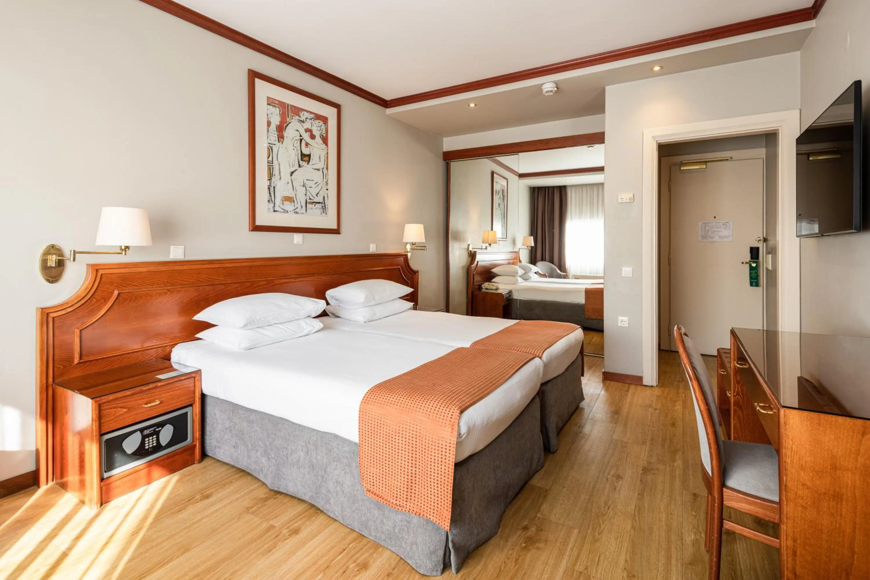 Photo of the whole room, Bed in Holiday Inn Thessaloniki by IHG