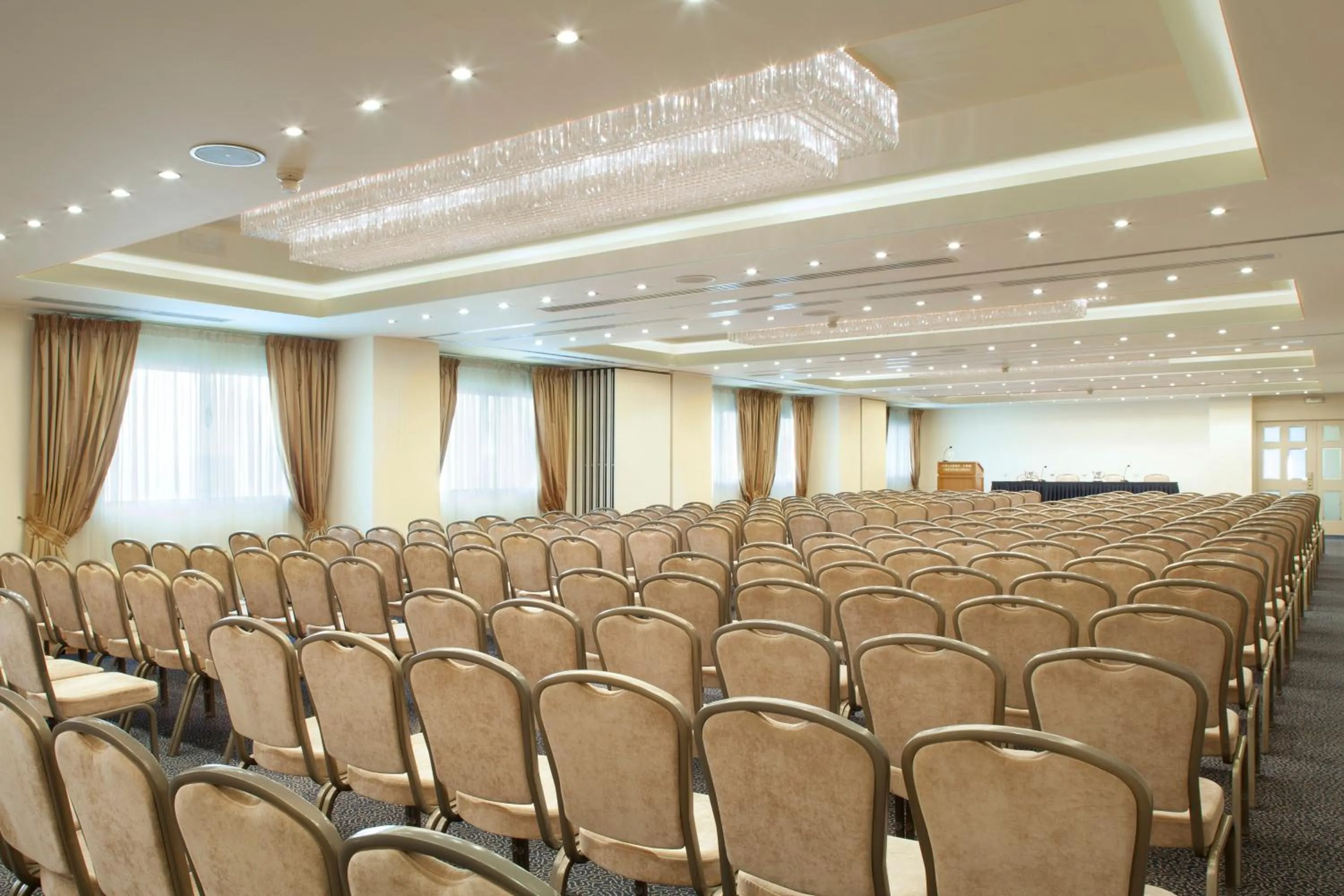 Meeting/conference room in Holiday Inn Thessaloniki by IHG