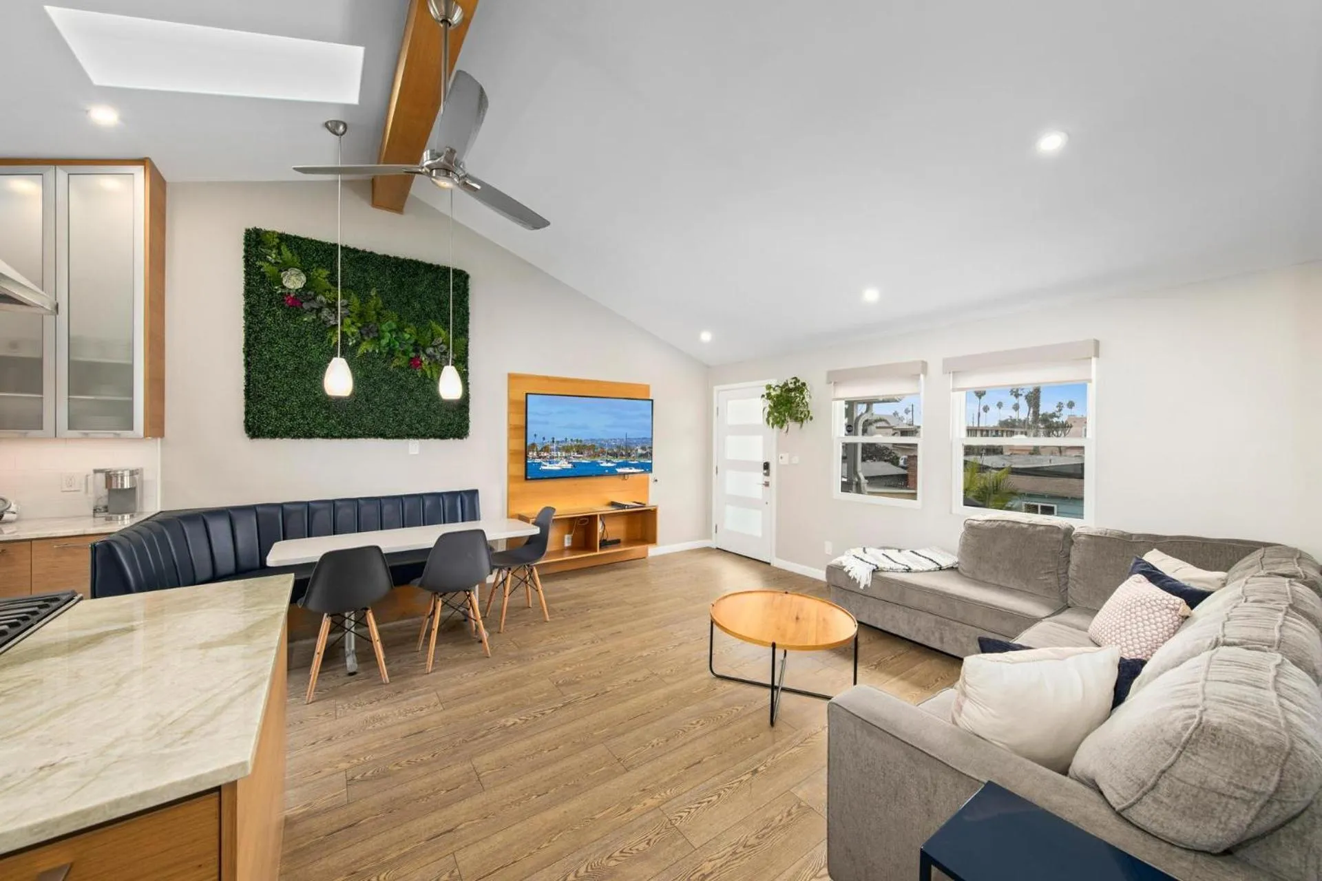 TV and multimedia in 7BD Family, Event Friendly, 2 blocks to Beach, Boardwalk