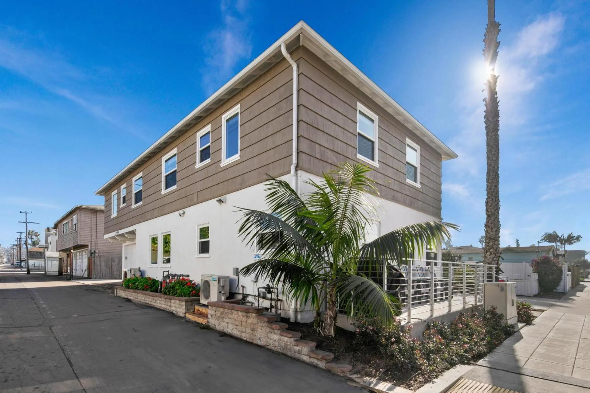 Property building in 7BD Family, Event Friendly, 2 blocks to Beach, Boardwalk