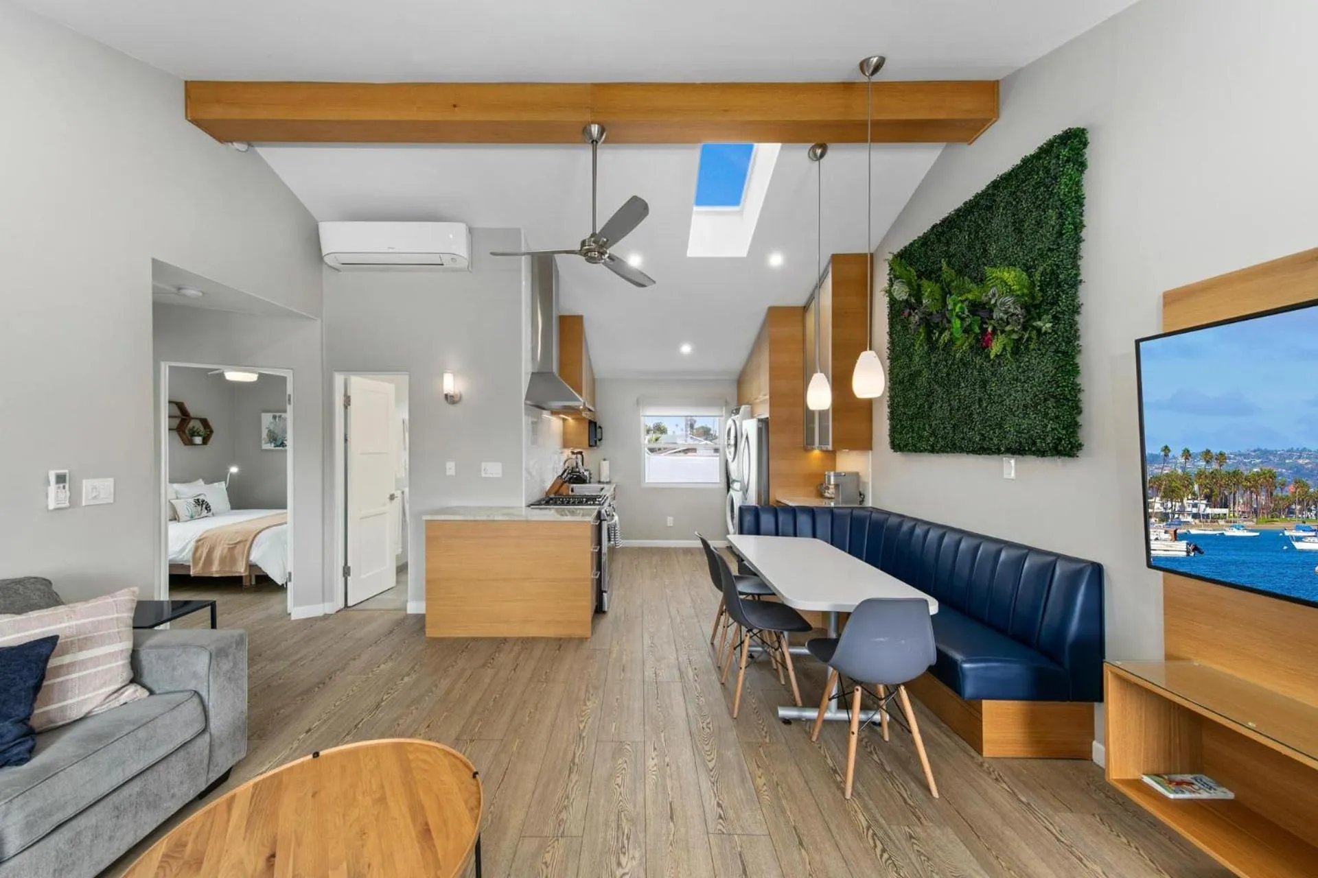 Kitchen or kitchenette in 7BD Family, Event Friendly, 2 blocks to Beach, Boardwalk