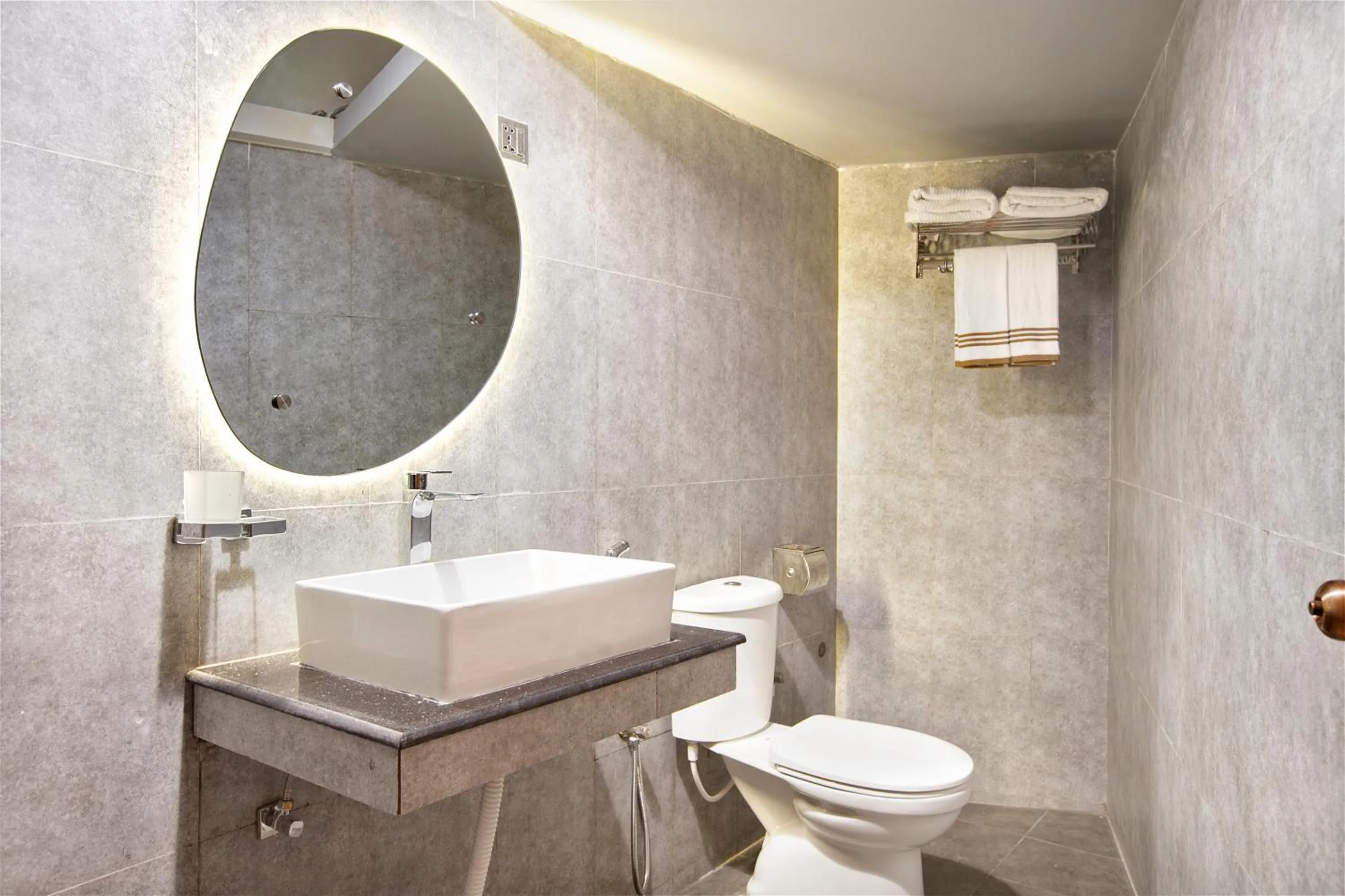 Toilet in Rahma’s B&B