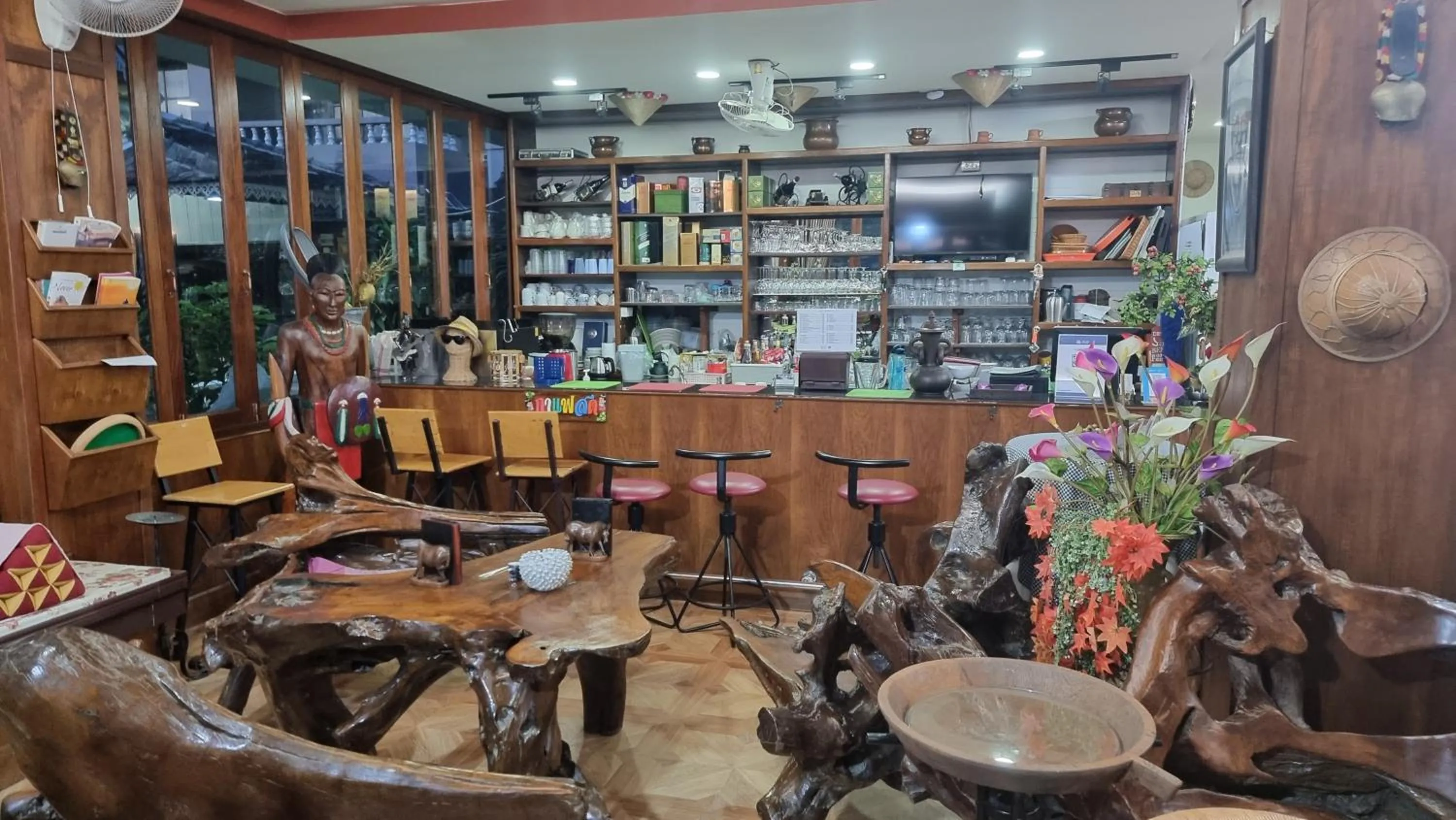 Lounge or bar in Butsaba Garden Resort