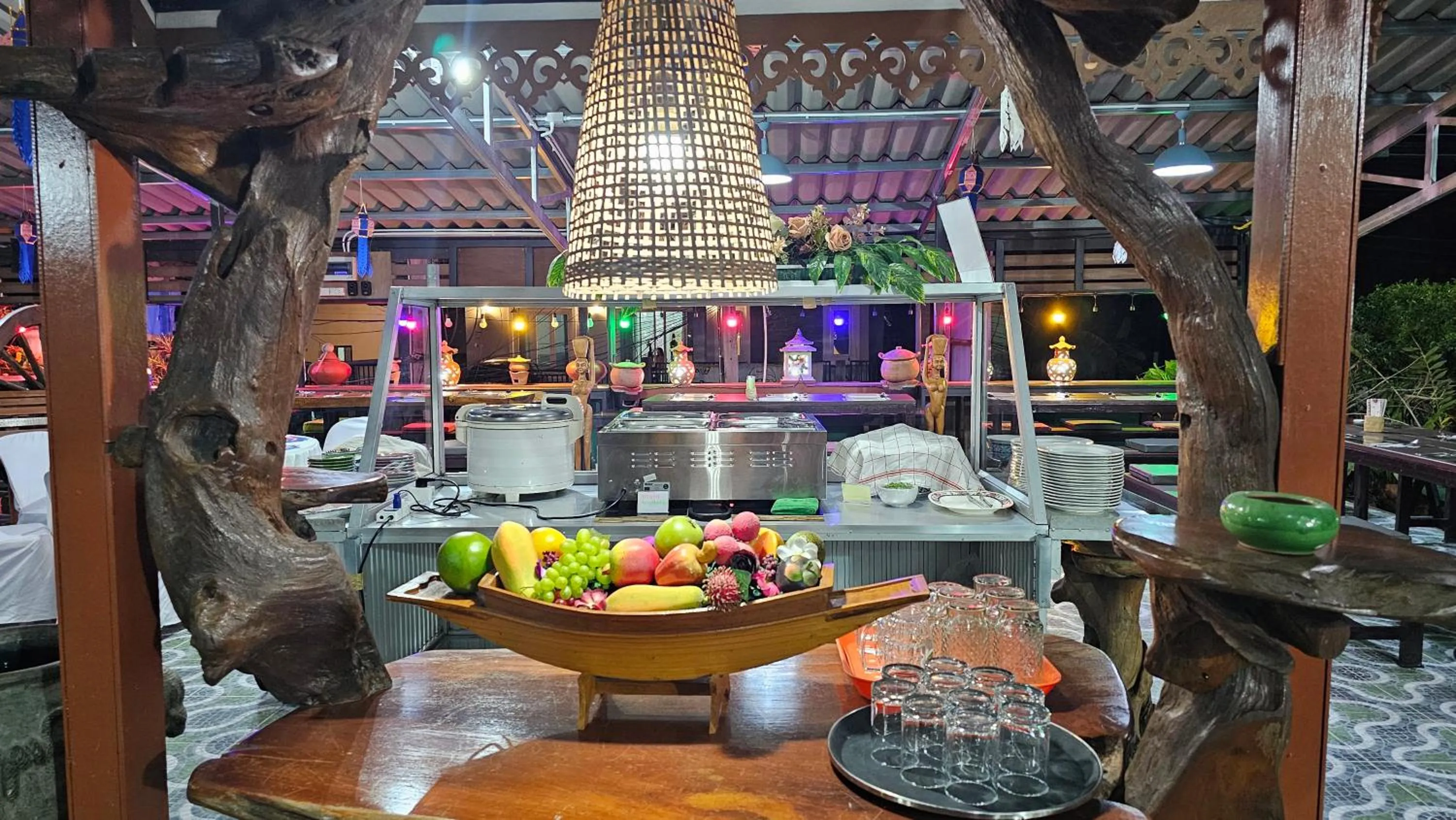 Restaurant/places to eat in Butsaba Garden Resort