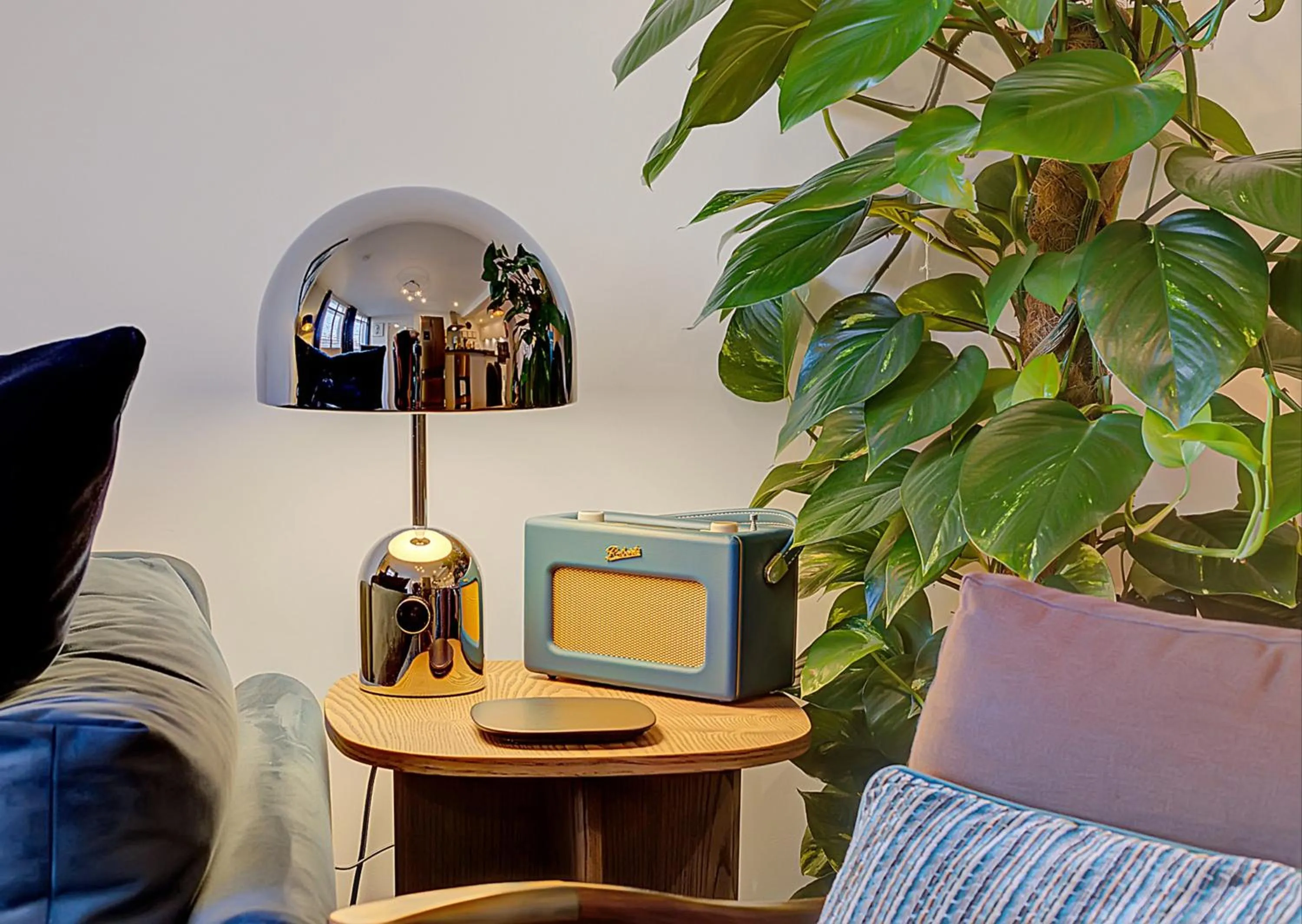 Living room in Stylish, business traveller friendly apartment, with free parking and Netflix