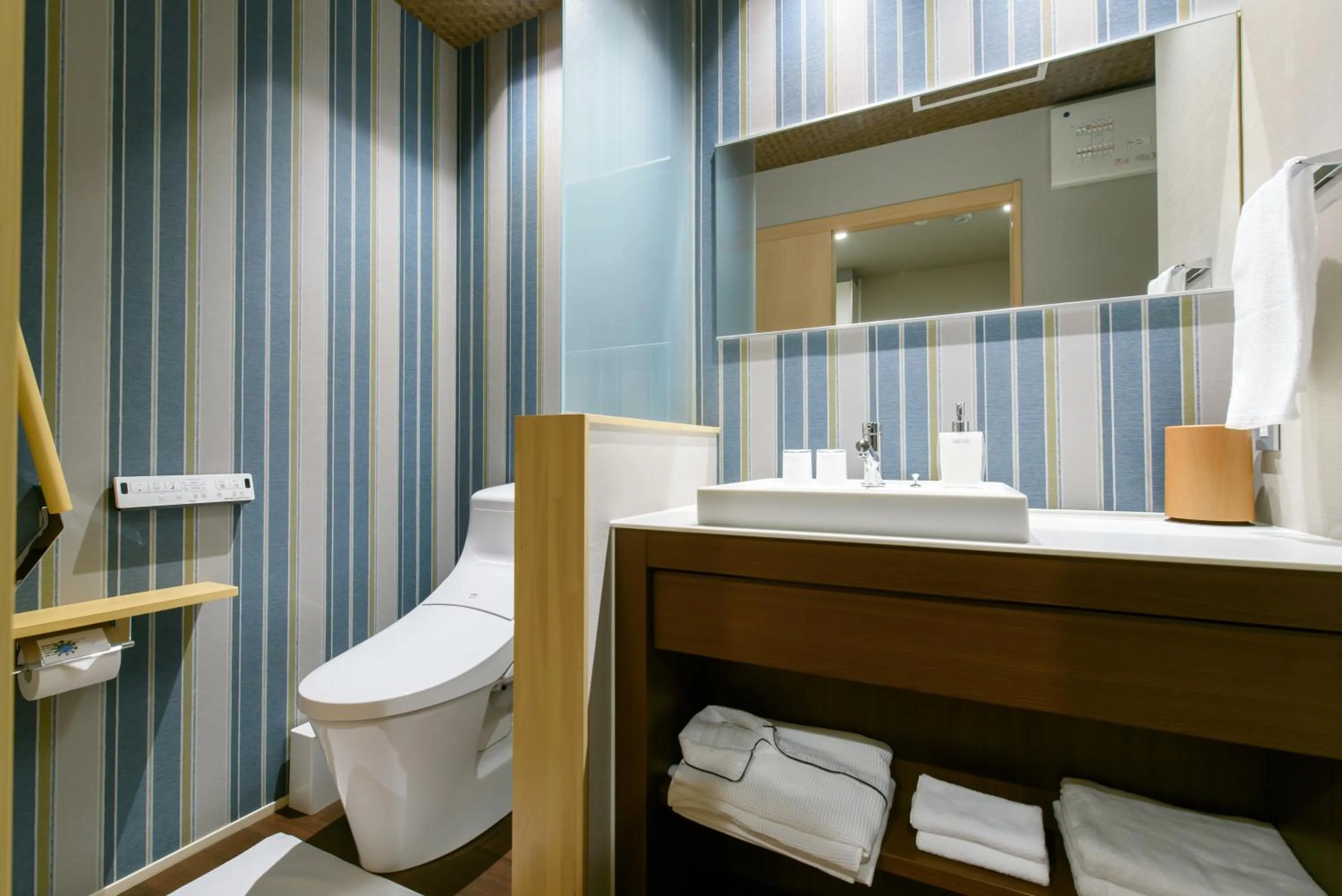 Shower in Oyado Shinmachi Gojo