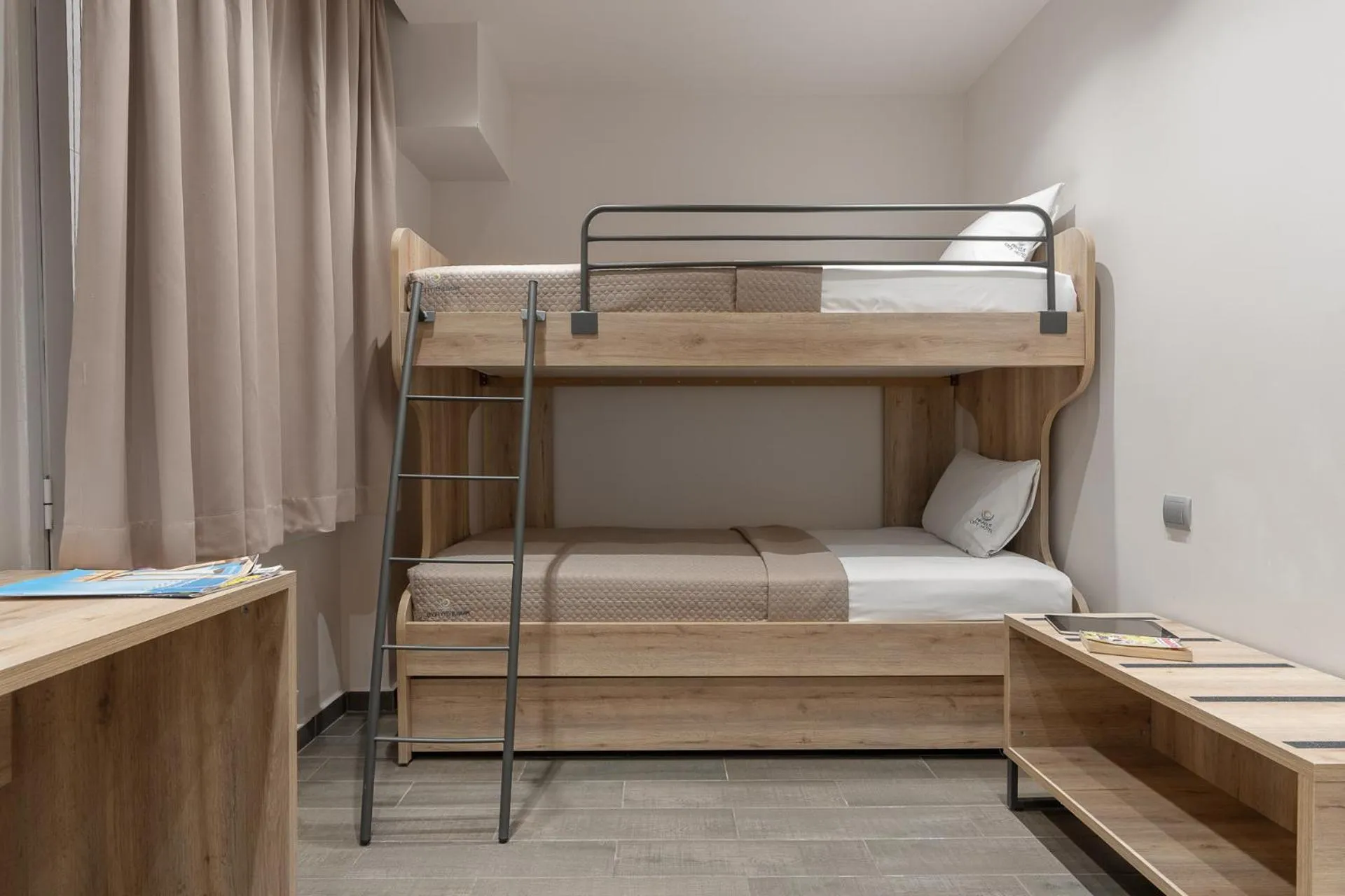 bunk bed, Bed in Piraeus City Hotel