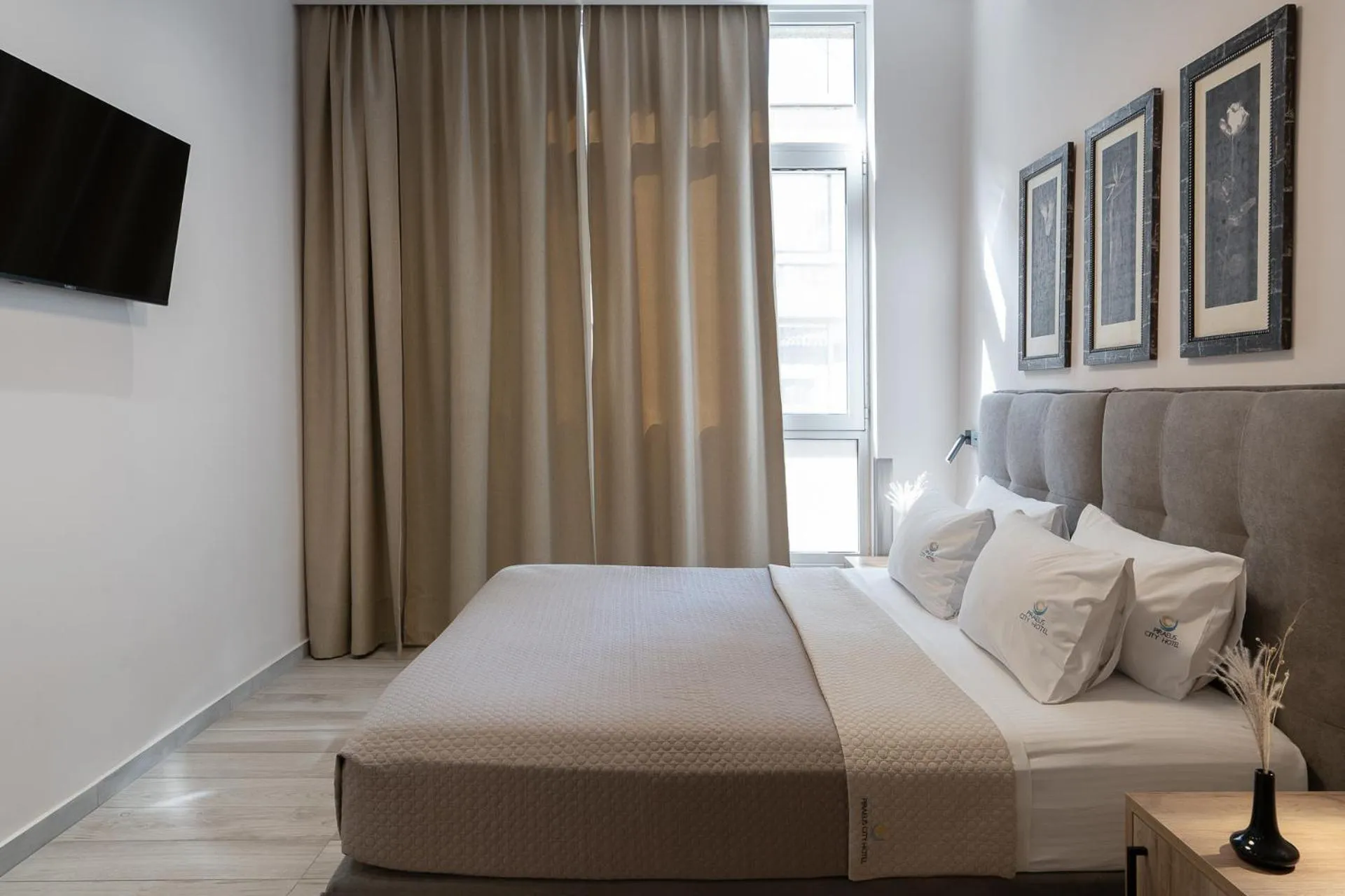 TV and multimedia, Bed in Piraeus City Hotel