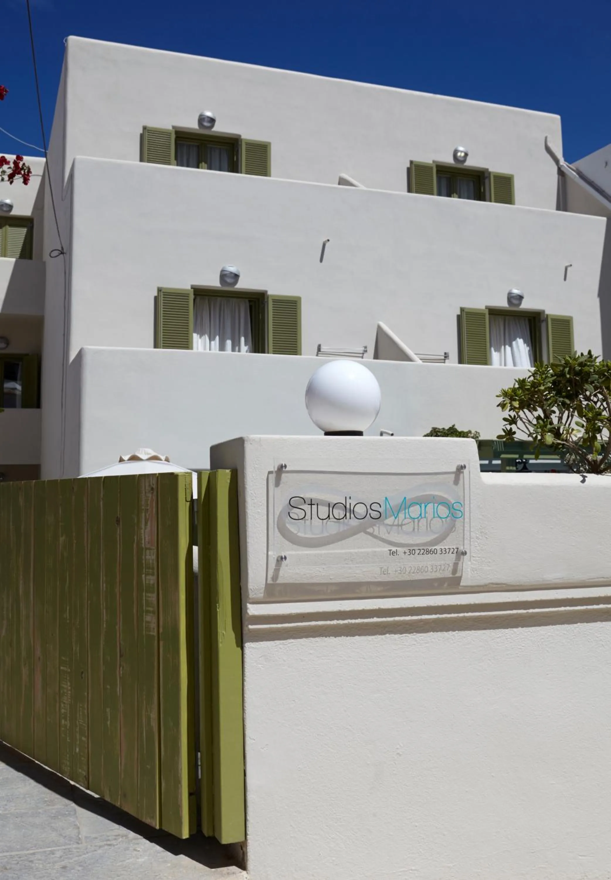 Facade/entrance in Studios Marios