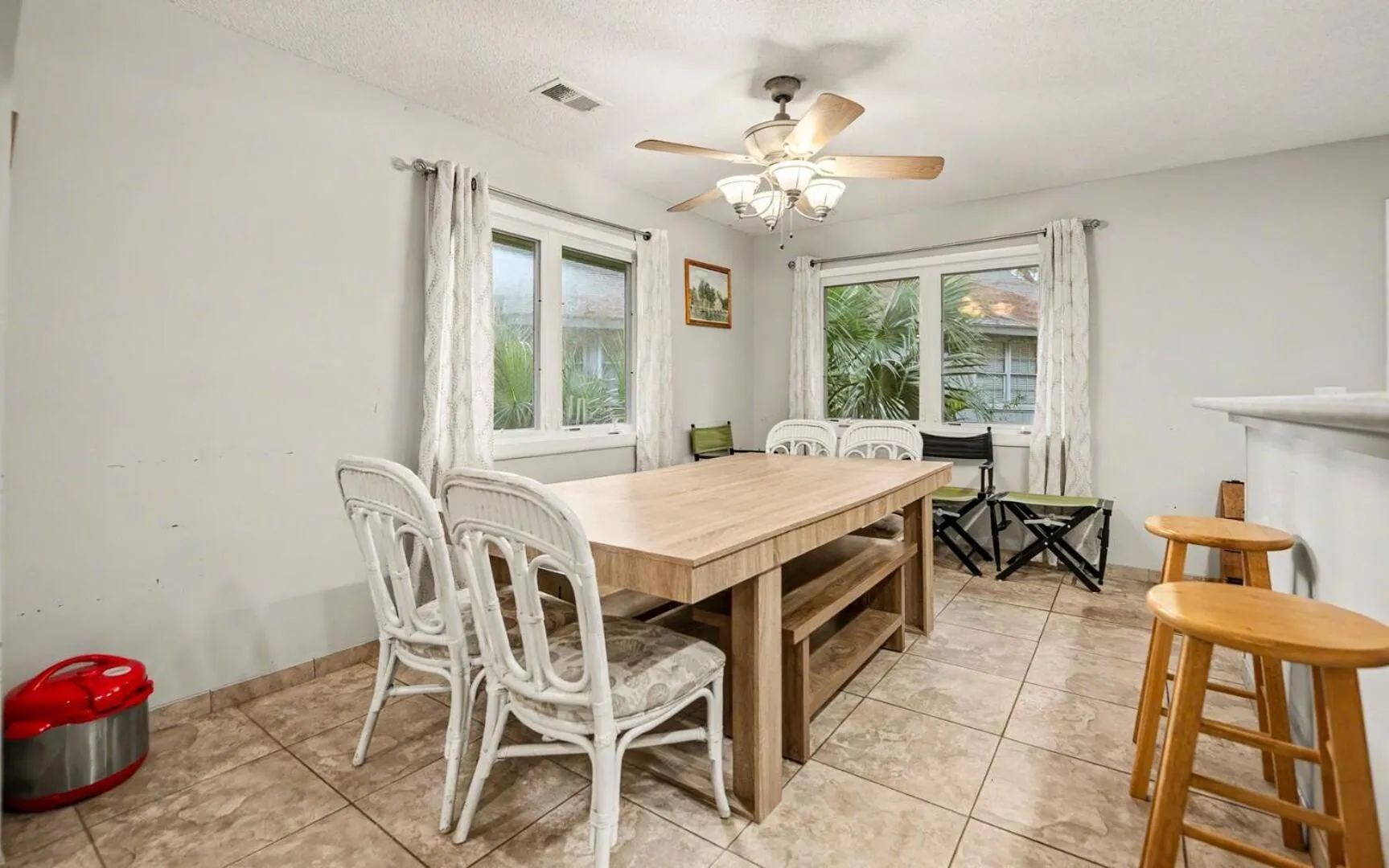 Dining area in 844 Marsh Dunes