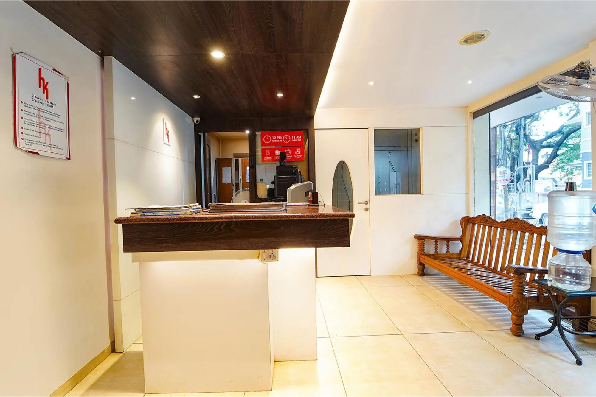 Lobby or reception in FabHotel Karpagam - 900m from Nehru Stadium