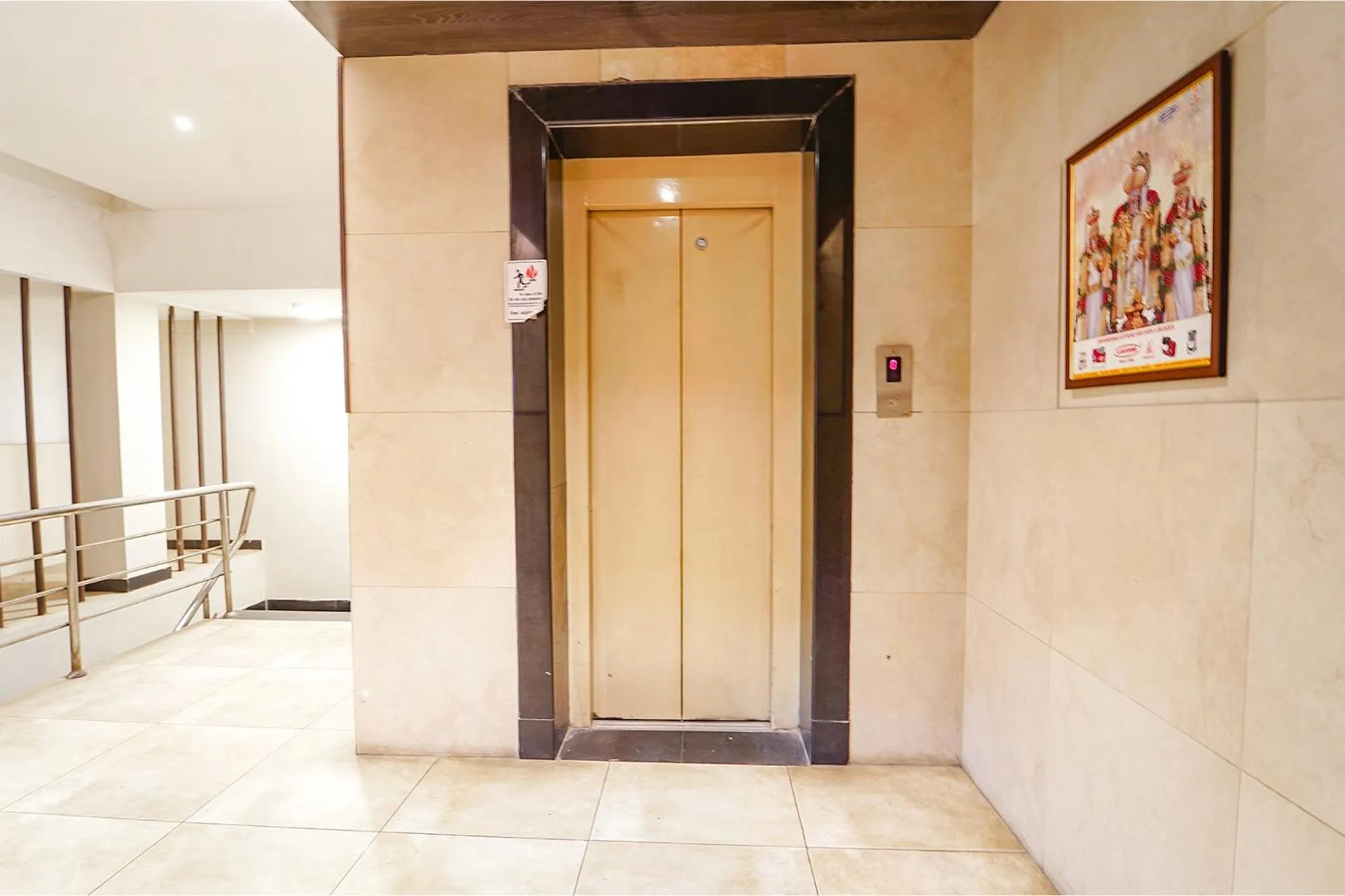 elevator in FabHotel Karpagam - 900m from Nehru Stadium