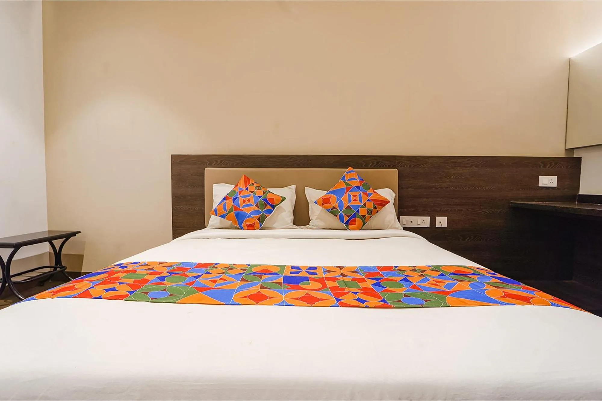 Bed in FabHotel Karpagam - 900m from Nehru Stadium