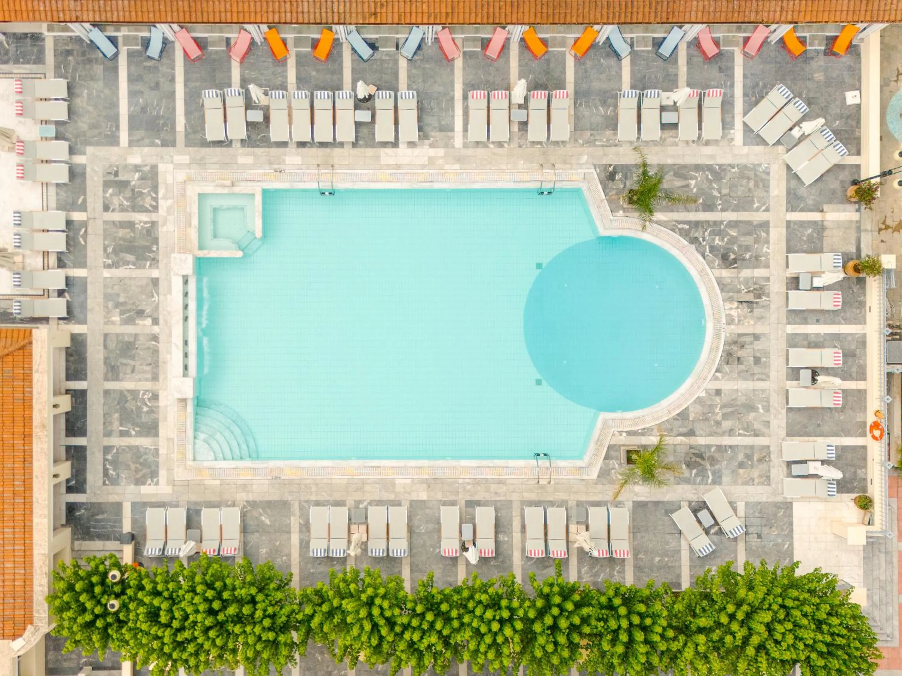Swimming pool in Sun Beach Hotel