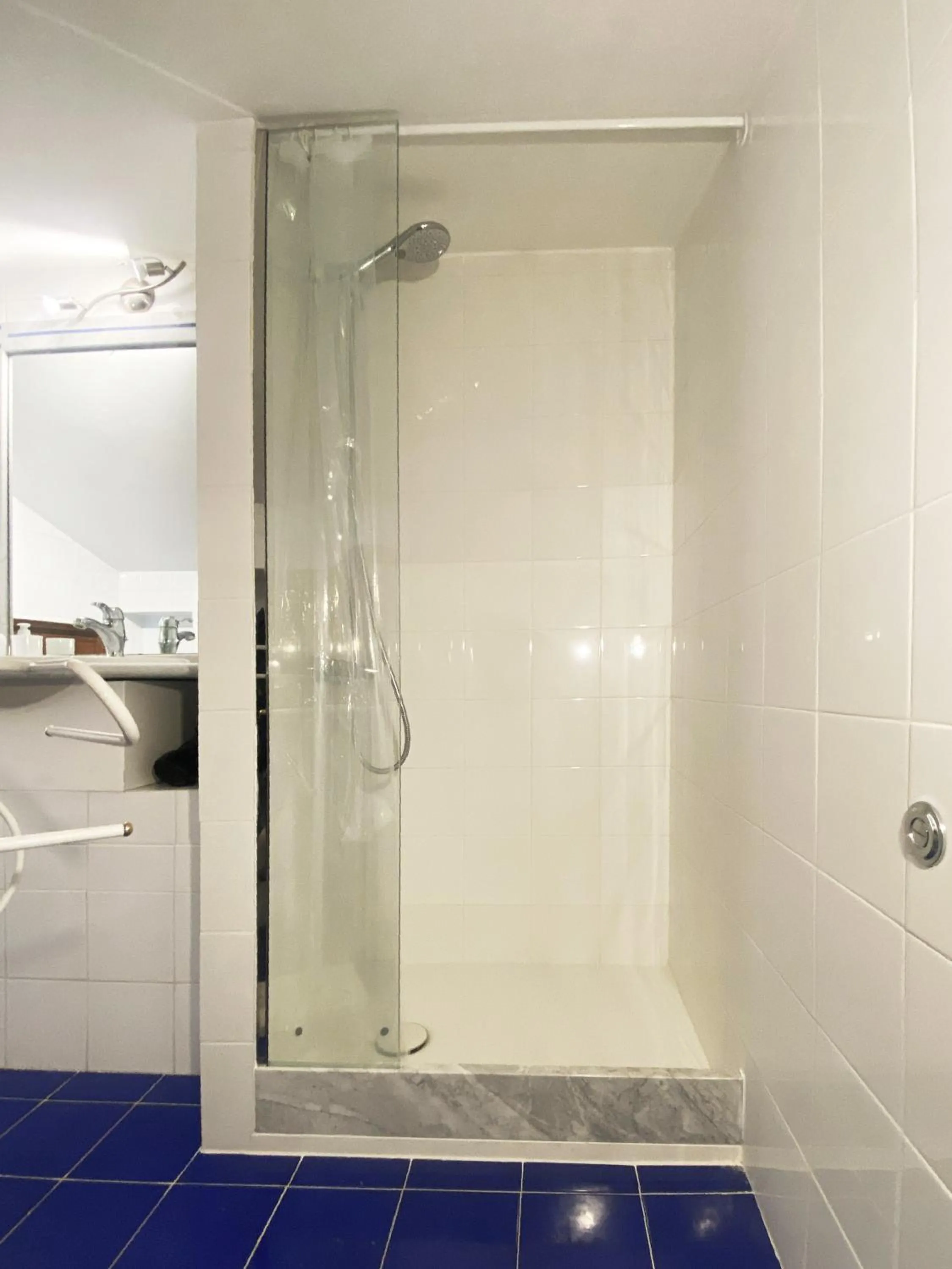 Shower, Bathroom in B&B Al Pergolato