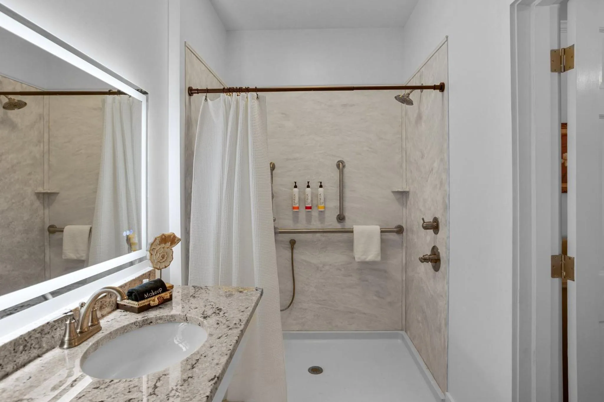 Bathroom in Little Inn on Main