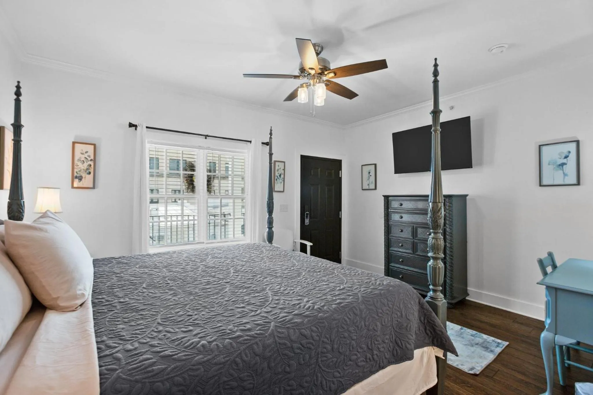 Bedroom, Bed in Little Inn on Main