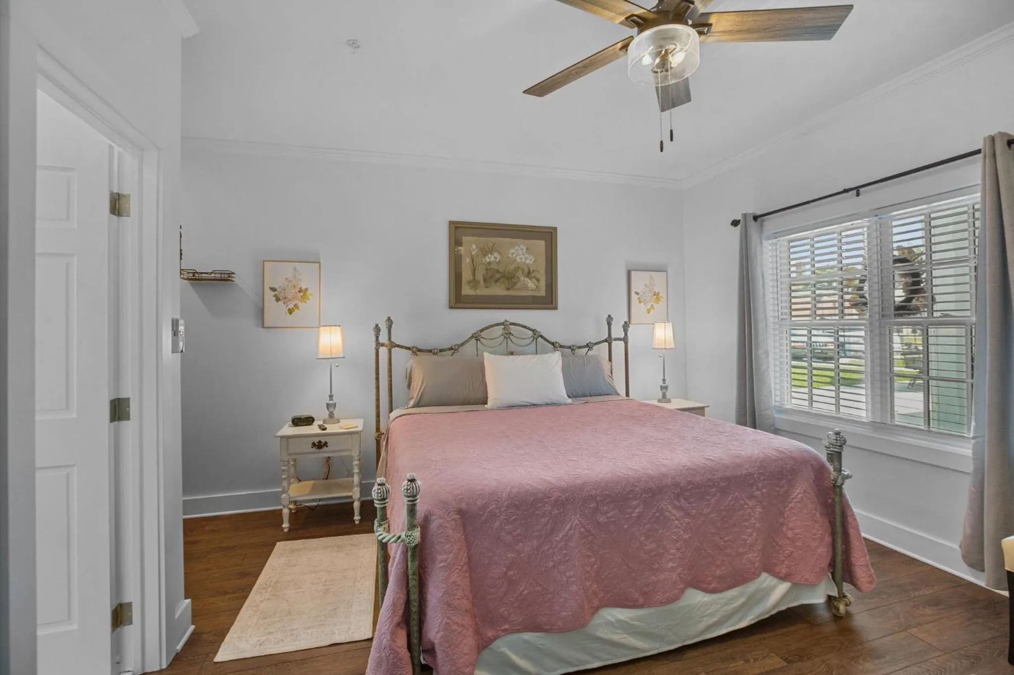 Bedroom, Bed in Little Inn on Main