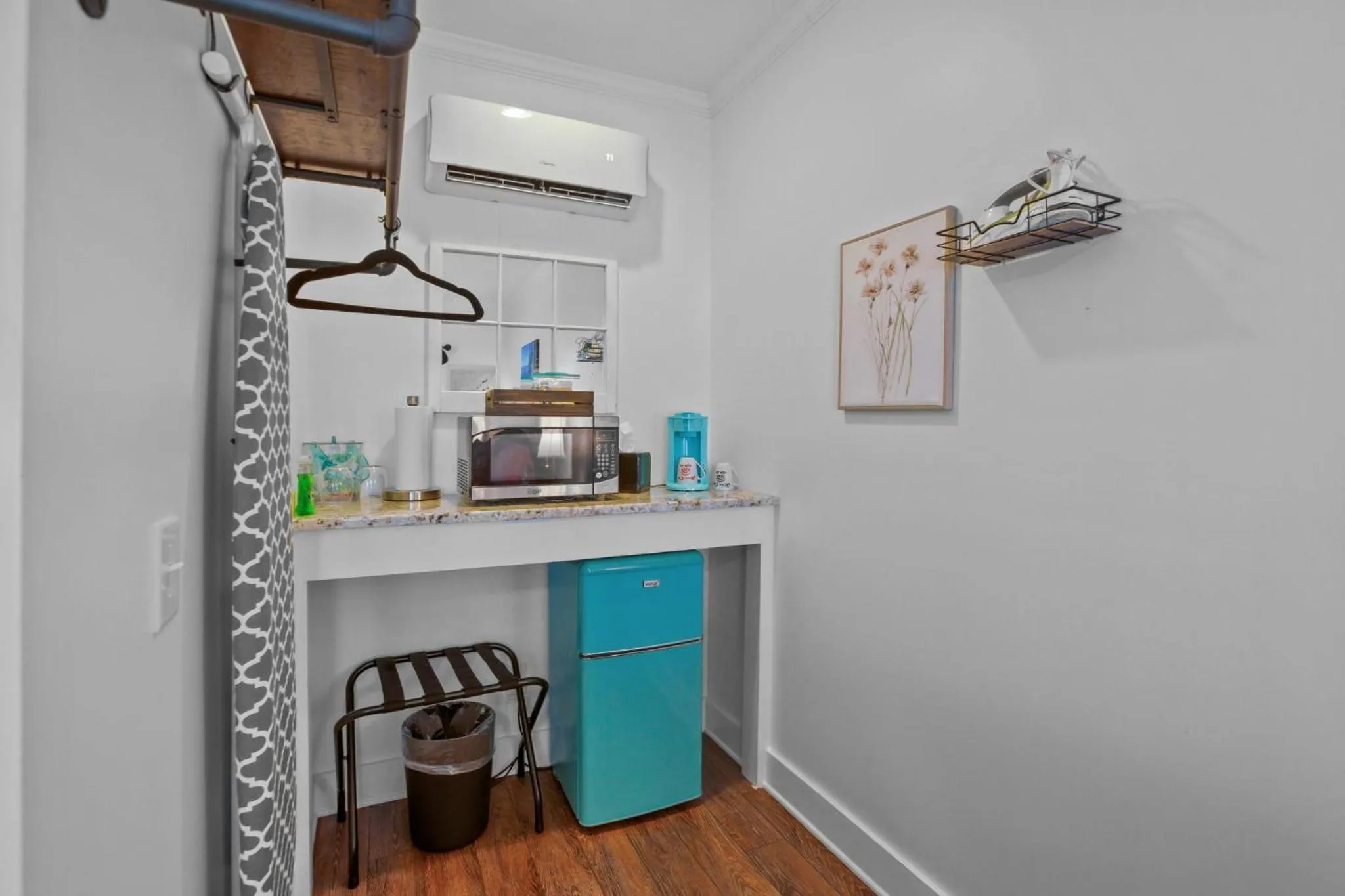 Kitchen or kitchenette in Little Inn on Main