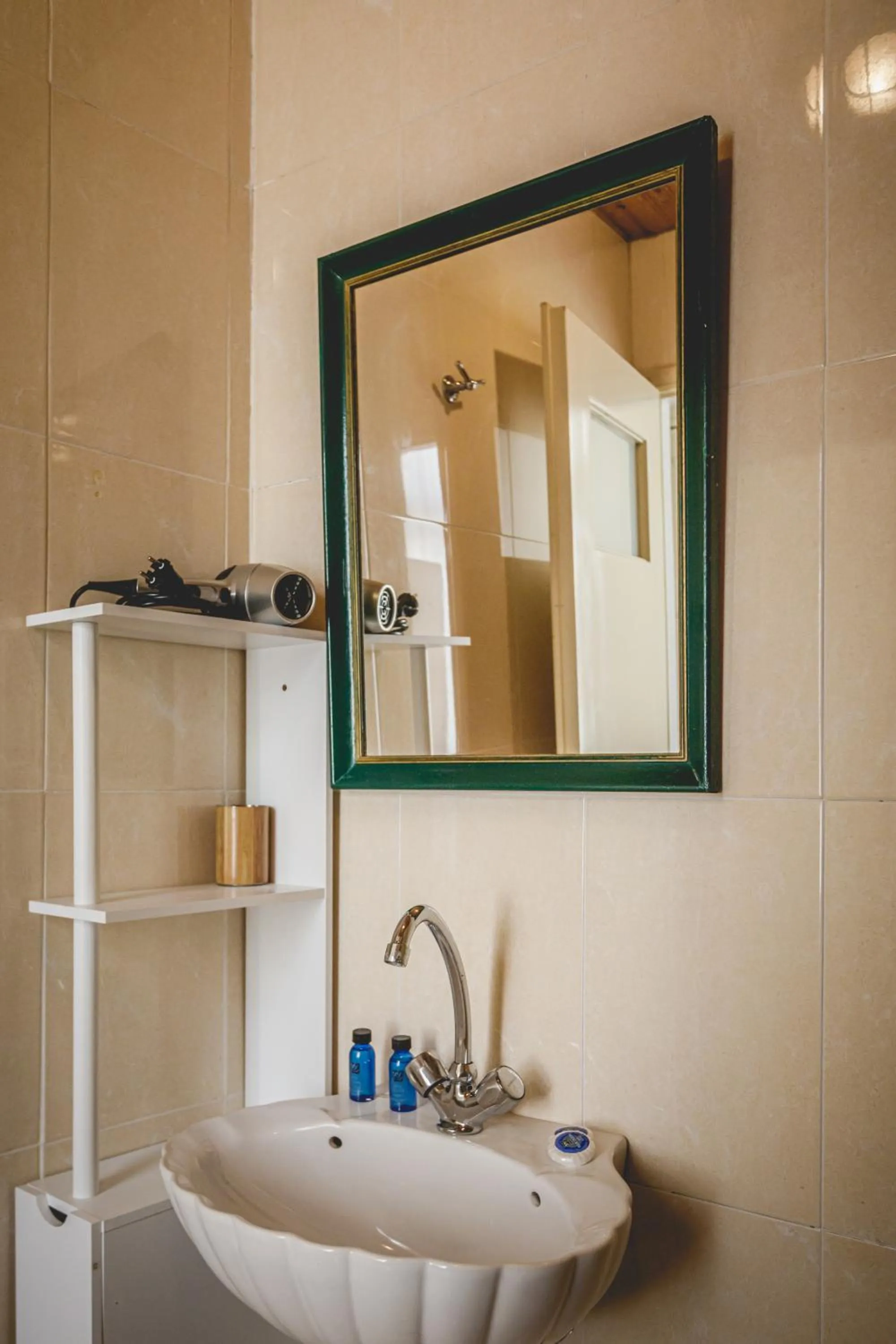 Bathroom in pension Acronafplia B&D