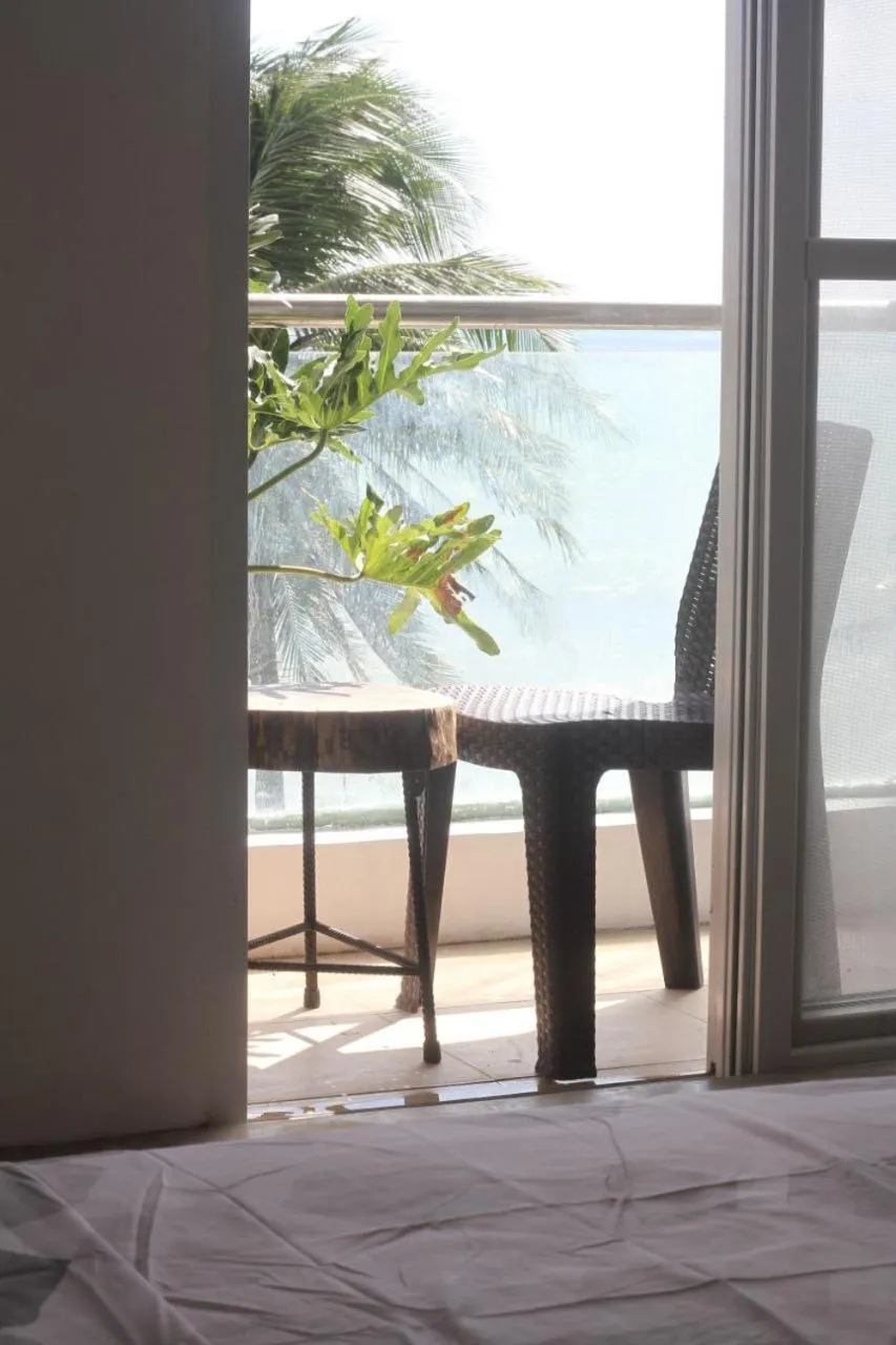 View (from property/room), Bed in Happy Island Inn