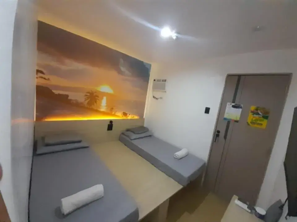 Budget Twin Room in Happy Island Inn Budget Twin Room in Happy Island Inn