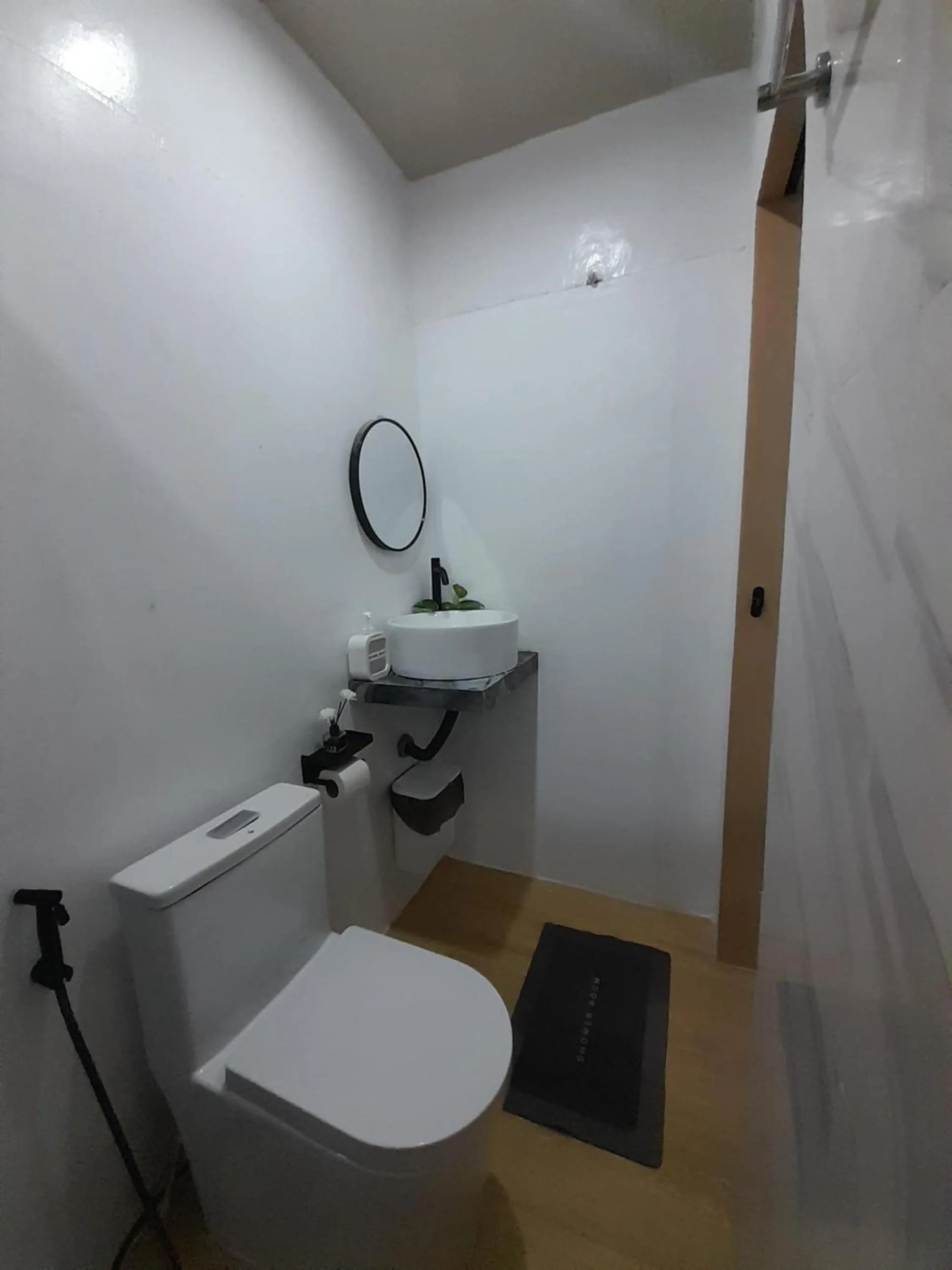 Toilet in Happy Island Inn