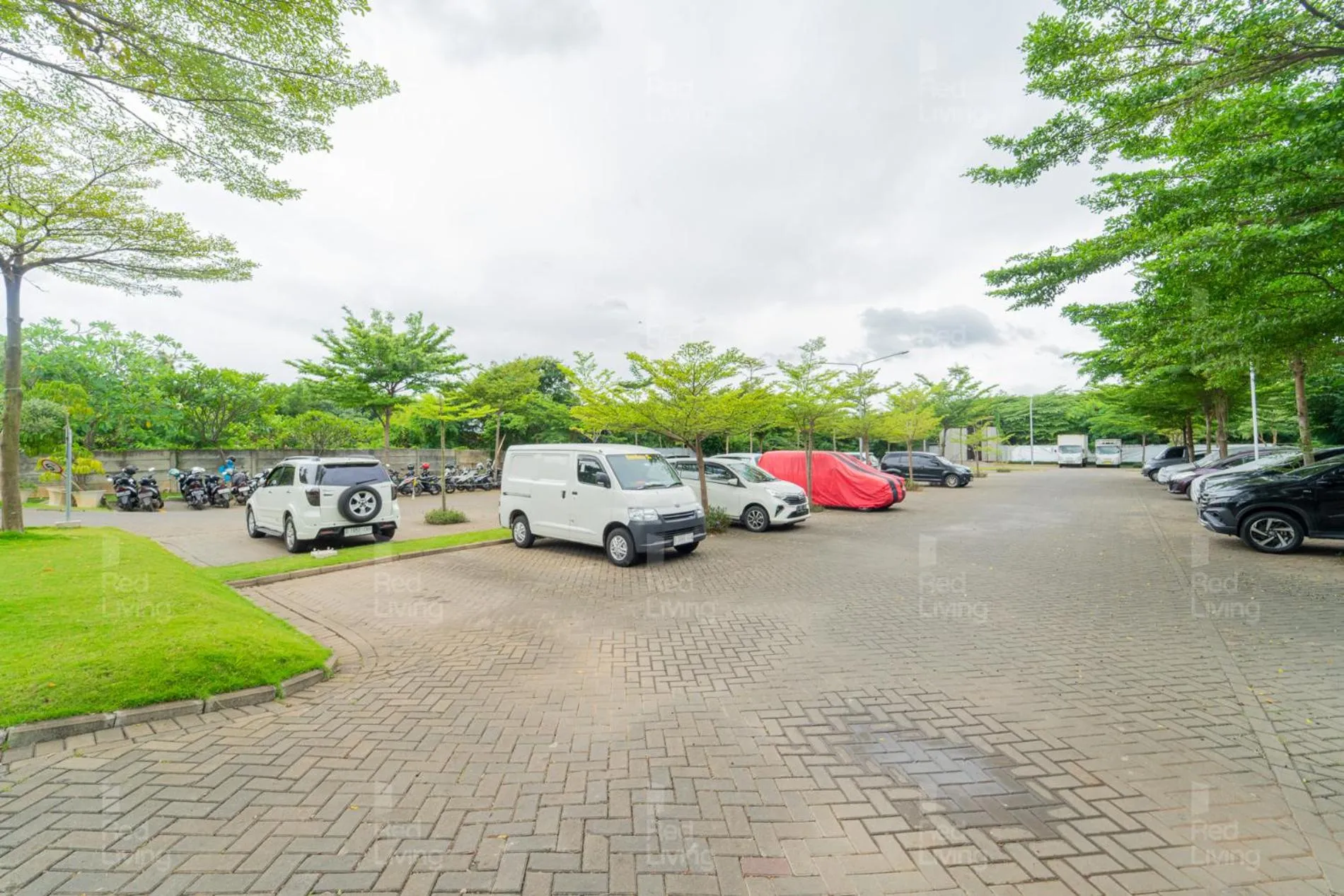 Parking in RedLiving Apartemen Aeropolis - Ivan Tower AR1