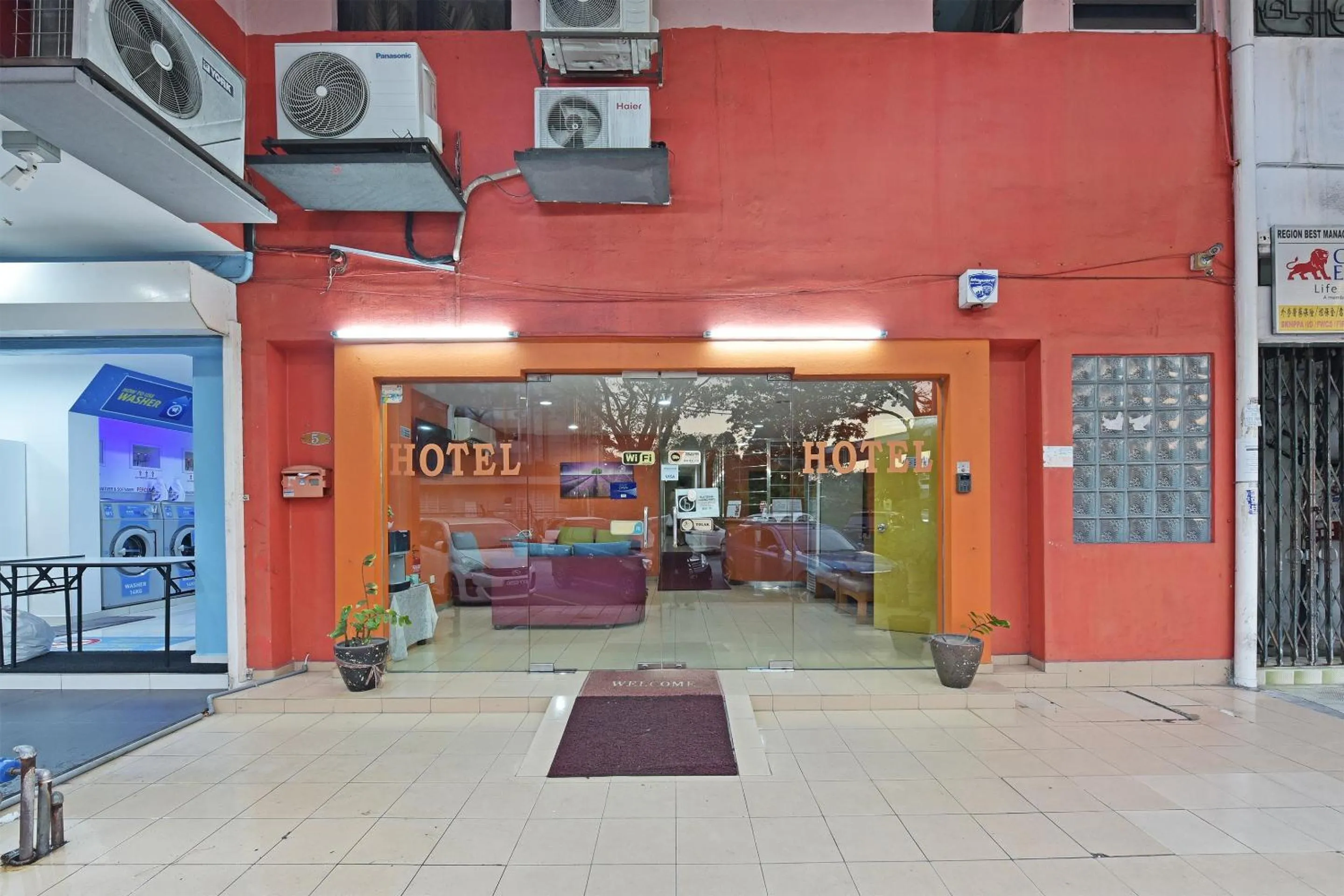 Facade/entrance in OYO 90732 New Hotel 33