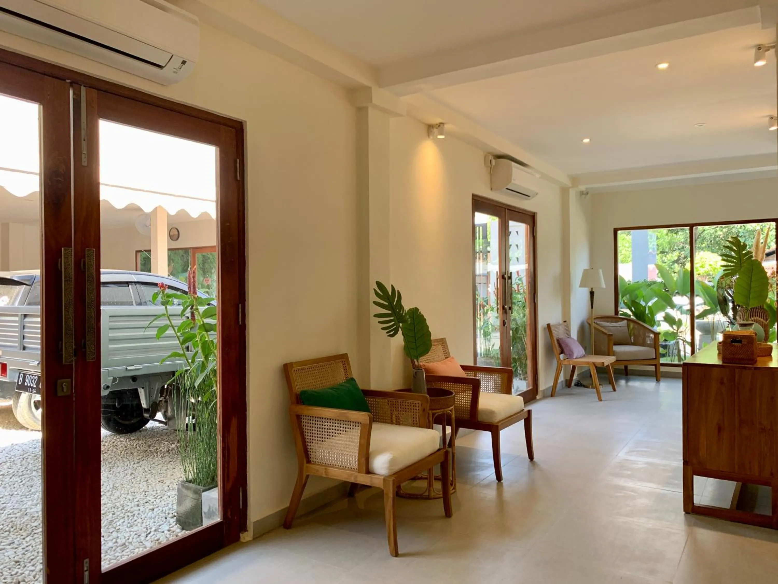 Lobby or reception in Roots Hotel Senggigi