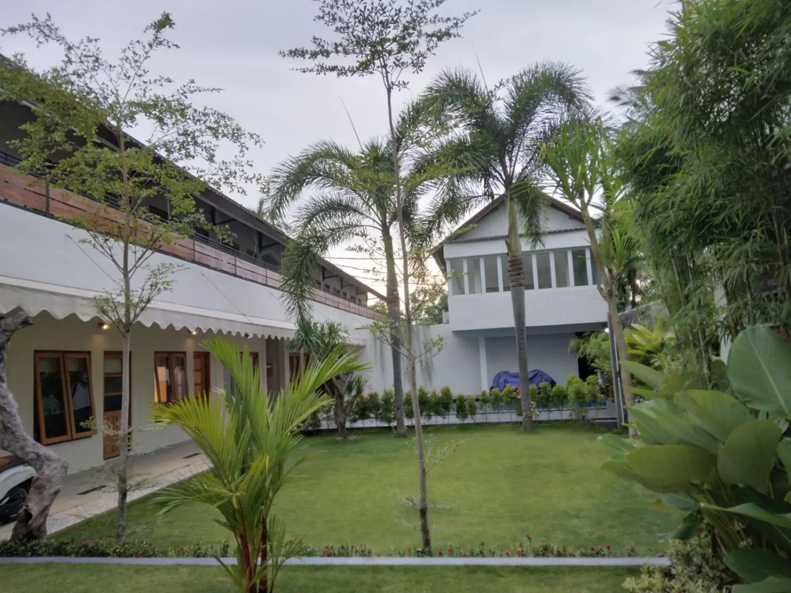Garden in Roots Hotel Senggigi