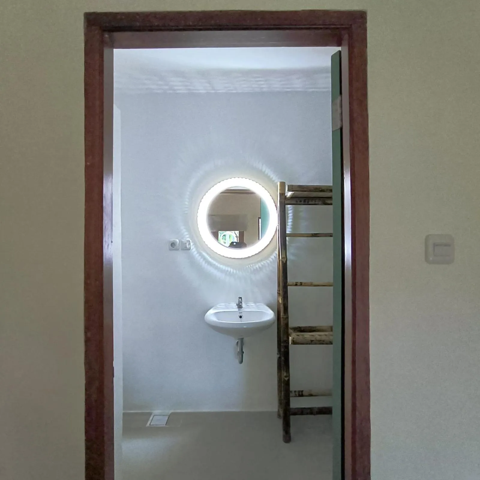 Bathroom in Roots Hotel Senggigi